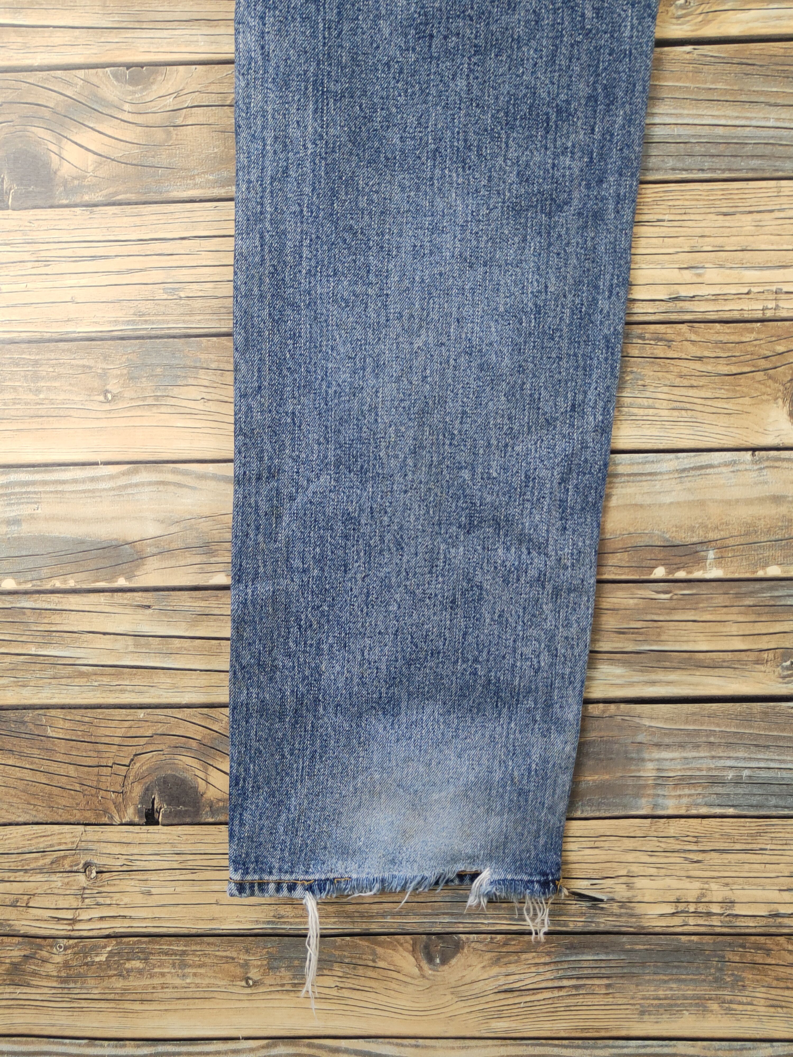 Japanese Brand Uniqlo Blue Distressed Ripped Jeans #W1863 Size US 32 / EU 48 - 9 Thumbnail