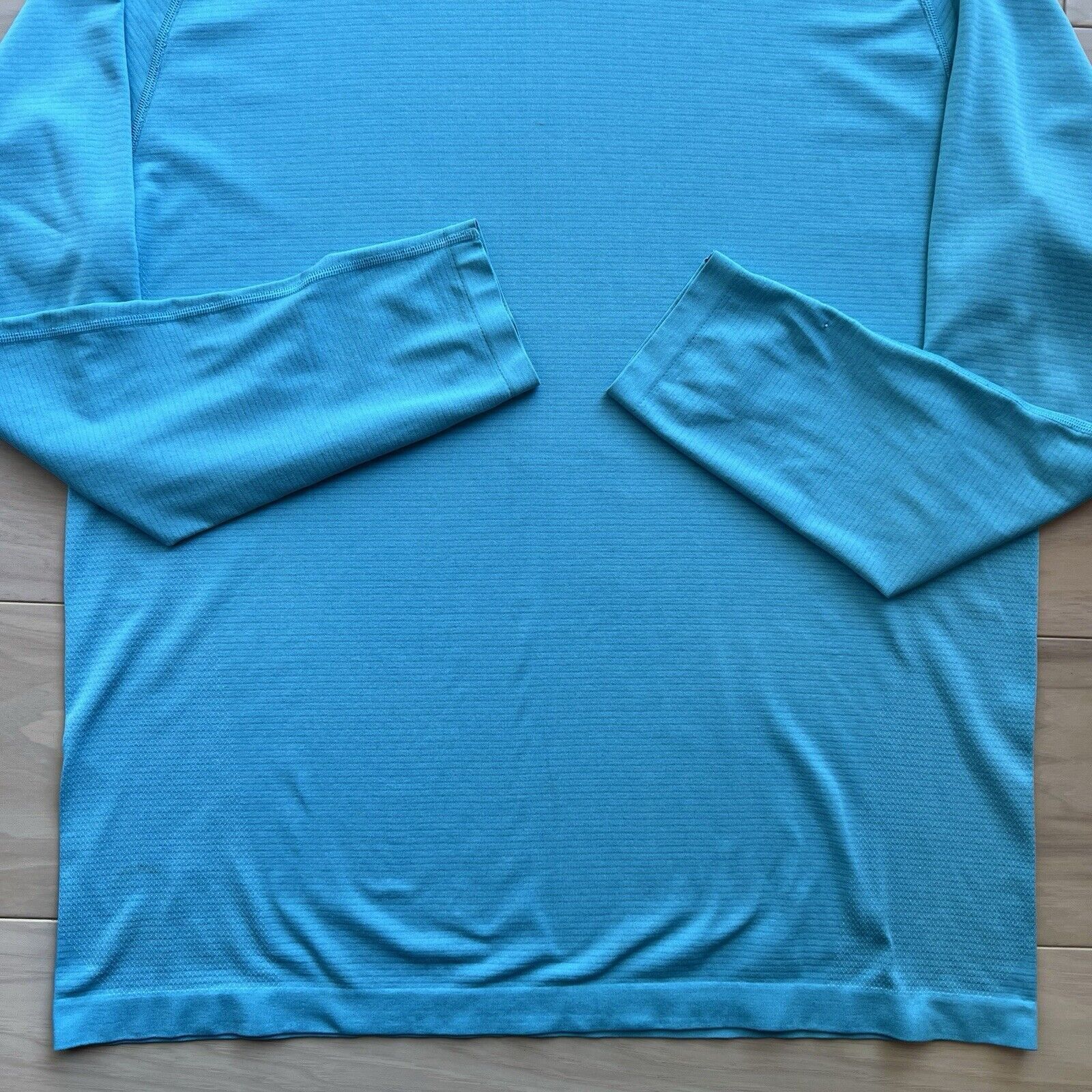 Lululemon Lululemon Metal Vent Shirt XL Blue Long Sleeve Casual Size US XL / EU 56 / 4 - 4 Thumbnail