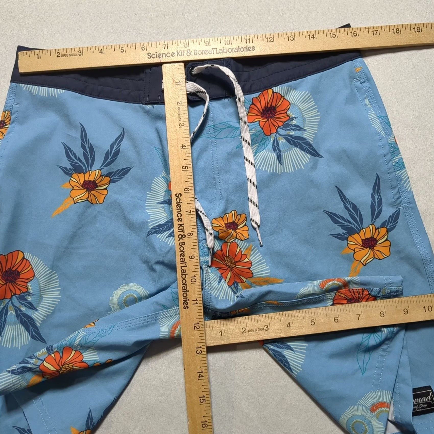Nomad Nomad Surf Shop Mens Board Shorts Blue Floral Tropical Quick Dry Stretch 30 EUC Surfi ng Beach Trunks Size US 30 / EU 46 - 7 Thumbnail