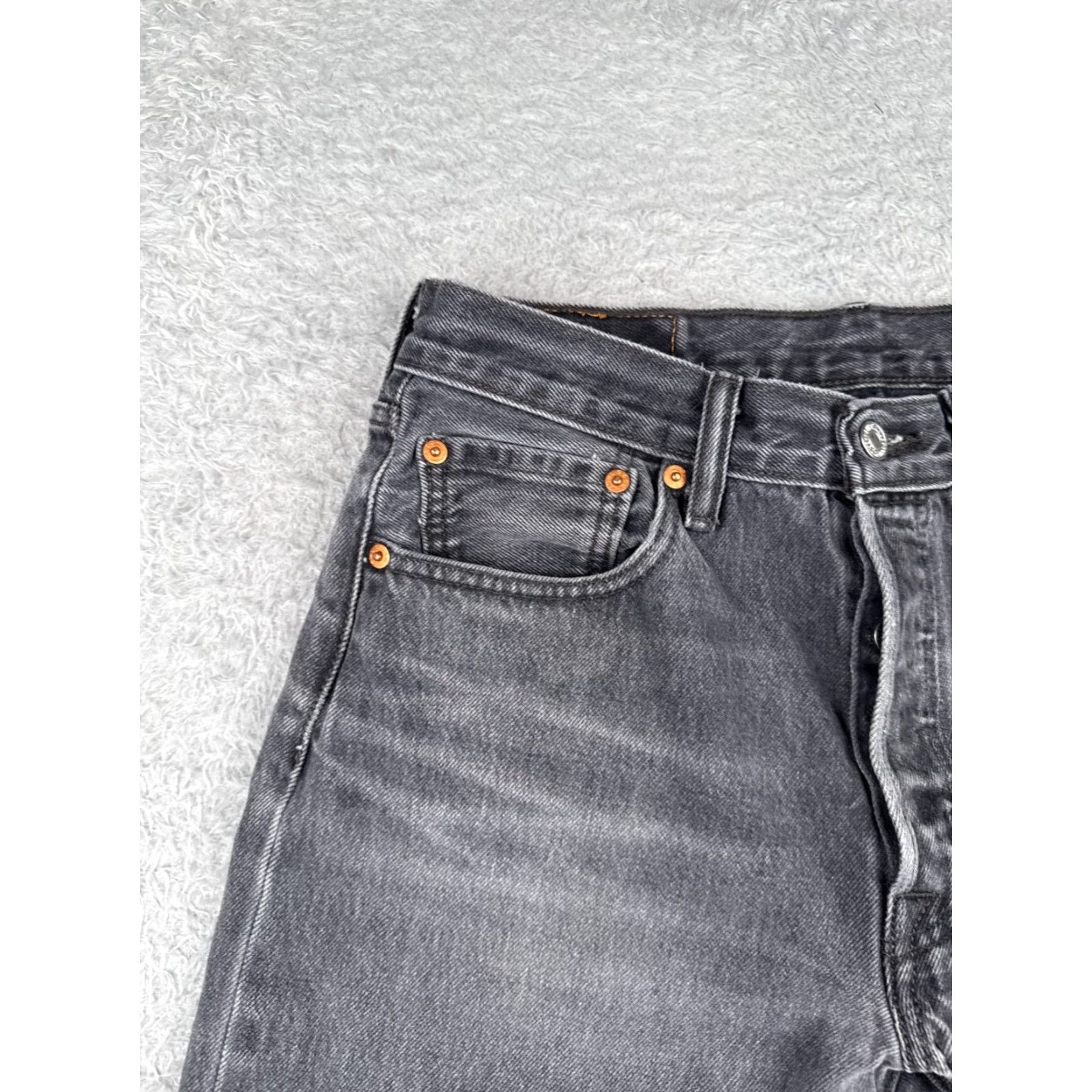 Levi's Levis Women’s Denim Shorts 32 Black Cutoff Button Fly 501 Cotton Blend 29x13 Shorts Size 24" / US 00 / IT 34 - 4 Thumbnail