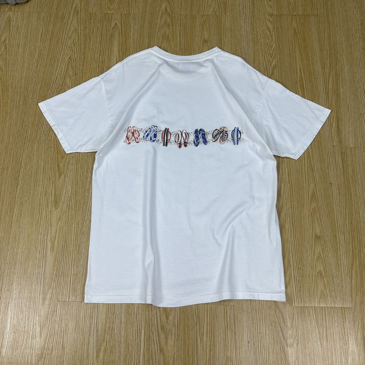 Sun Surf Vintage 90s Surfing Guam Usa TShirt A879 Size US L / EU 52-54 / 3 - 3 Thumbnail