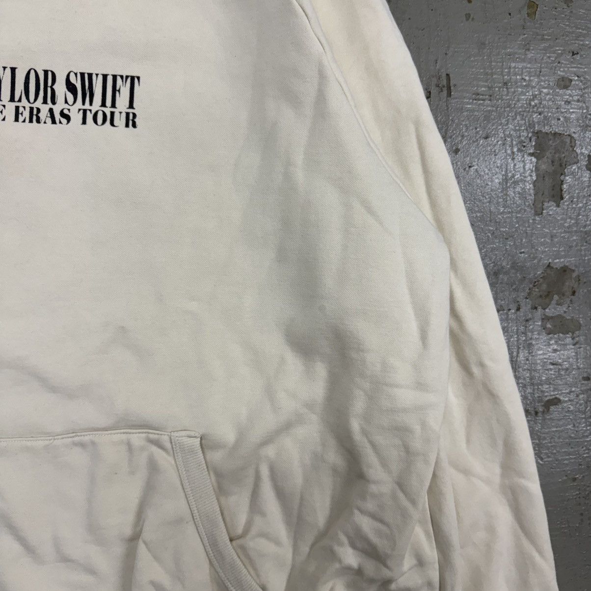 Band Tees 2024 Limited Edition Taylor Swift The Eras Tour Pullover Size US XL / EU 56 / 4 - 5 Thumbnail