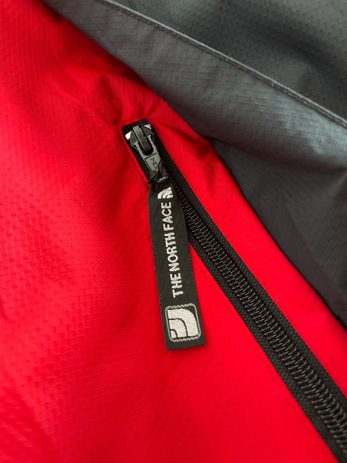 Goretex × The North Face × Vintage Vintage The North Face Gore-Tex Black Red Jacket Size US M / EU 48-50 / 2 - 6 Thumbnail