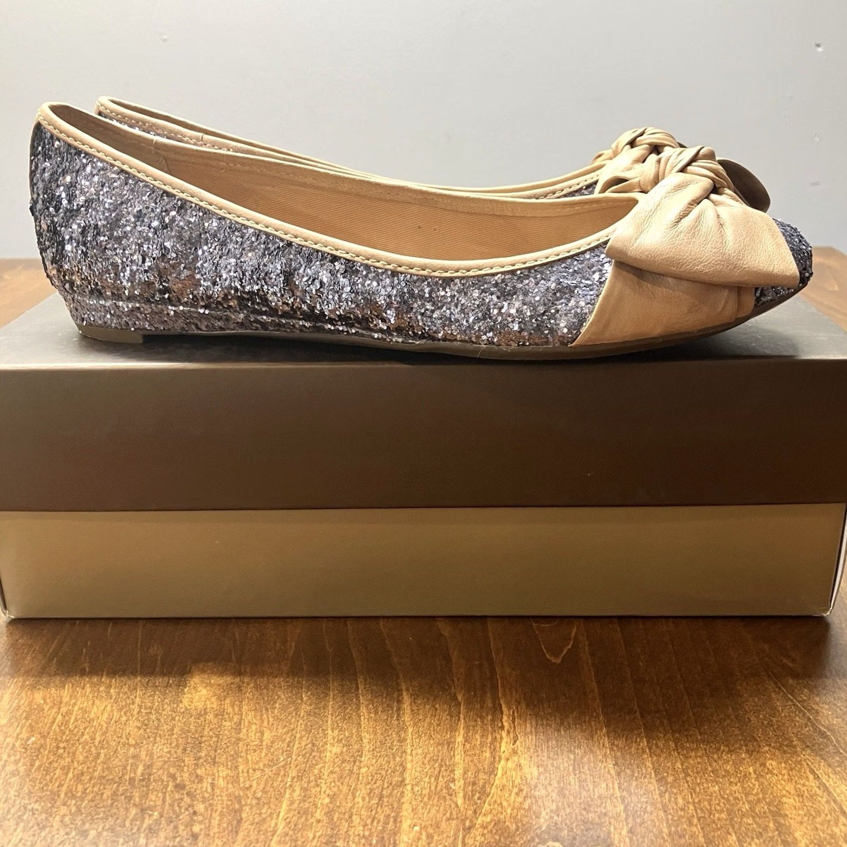 Franco Sarto Franco Sarto Glitter Ballet Flat Leather Bow Silver Pewter Slip On 8 Women Flats, M, Round Toe, Silver Glitter, Artisan Collection Size US 8 / IT 38 - 6 Thumbnail