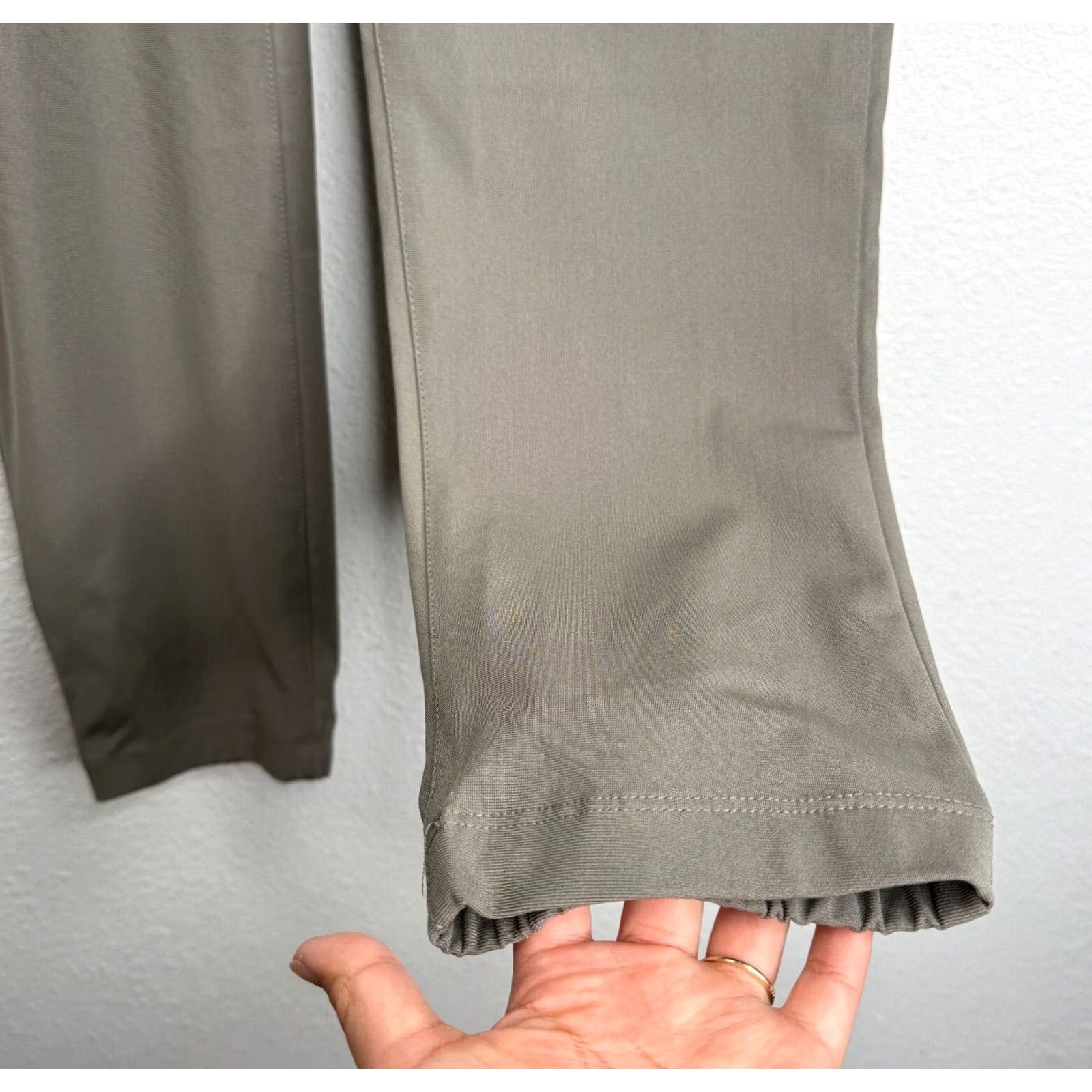 Cuts Cuts Clothing AO Joggers Mens XL Gray Tapered Leg Performance Drawstring? (Note: Original includes Elastic Waist, Flat Front, Zip, Polyester) Size US 34 / EU 50 - 6 Thumbnail
