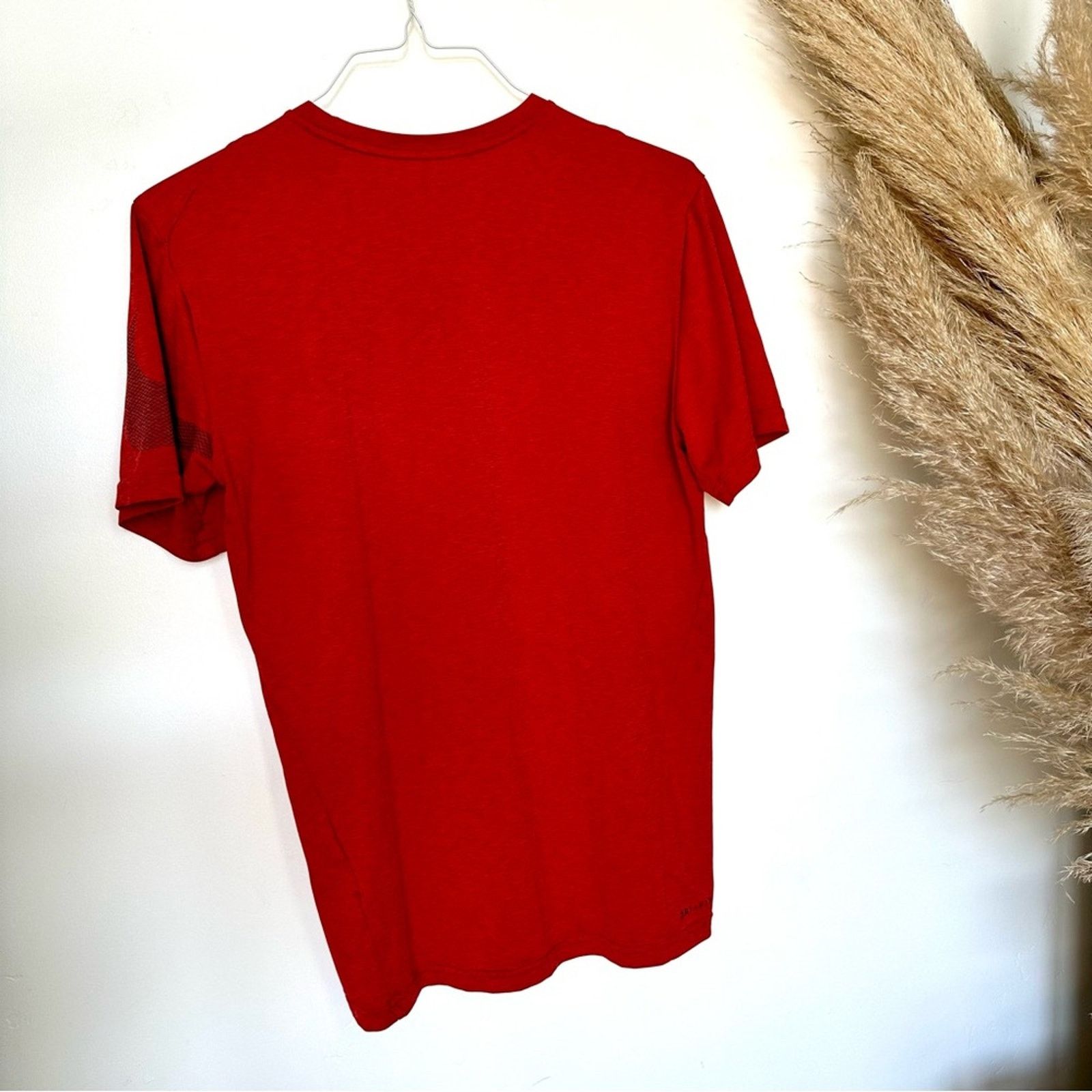 Nike NIKE Bright Red Dri Fit Logo Short Sleeve Tee T Shirt Top Size US M / EU 48-50 / 2 - 9 Thumbnail