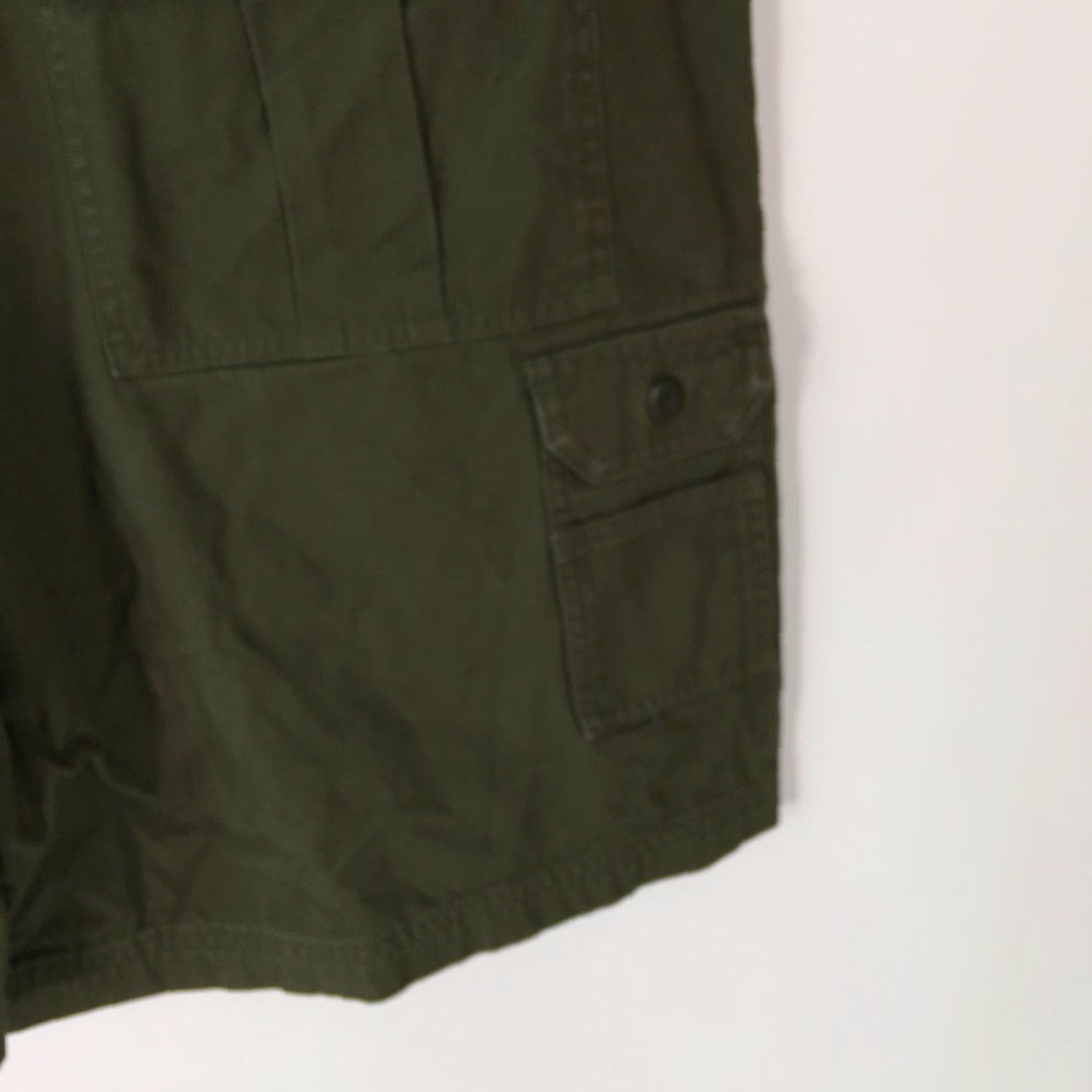 Vintage VINTAGE Cabela's Shorts Cargo Men 42 Green Regular Flat Front High Rise 8 Inseam Adults Mens Size US 44 / EU 60 - 3 Thumbnail