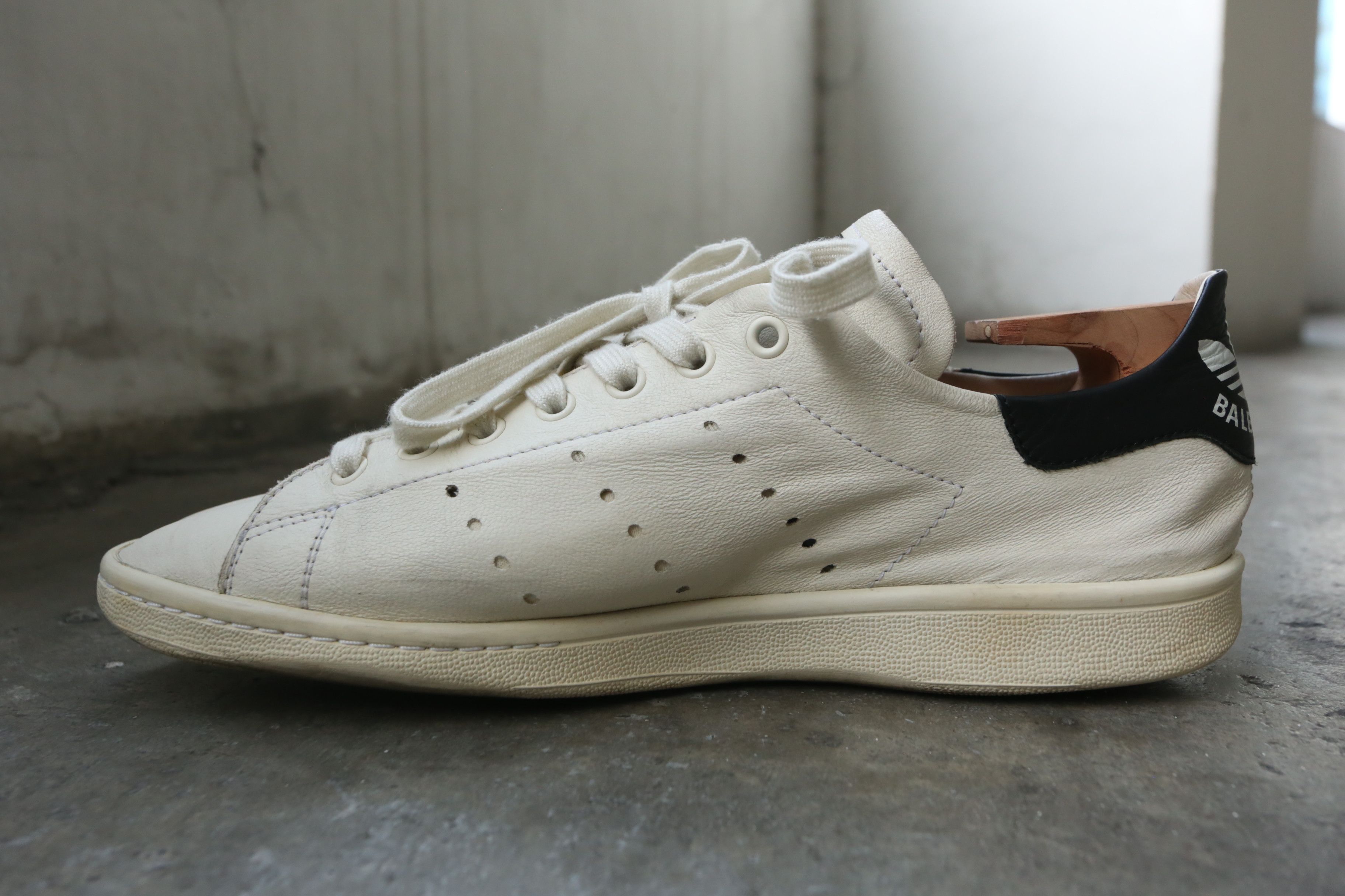 Adidas × Balenciaga Adidas - Balenciaga - Resort 2023 - Worn Out Stan Smith Size US 9 / EU 42 - 4 Thumbnail