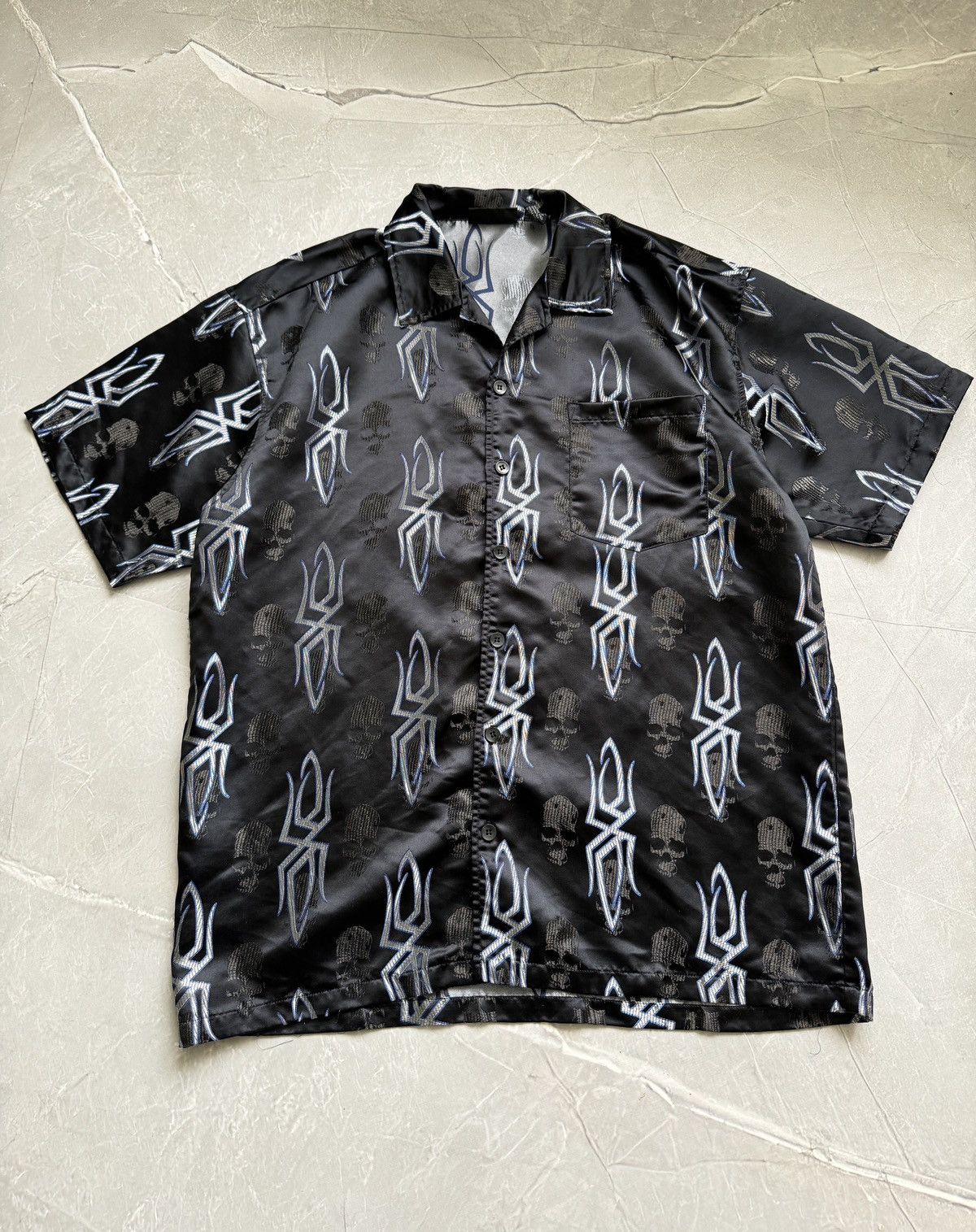 Japanese Brand Vintage Y2K Tribal Skull Short Sleeve Shirt Rave Avant Garde Size US L / EU 52-54 / 3 - 1 Thumbnail