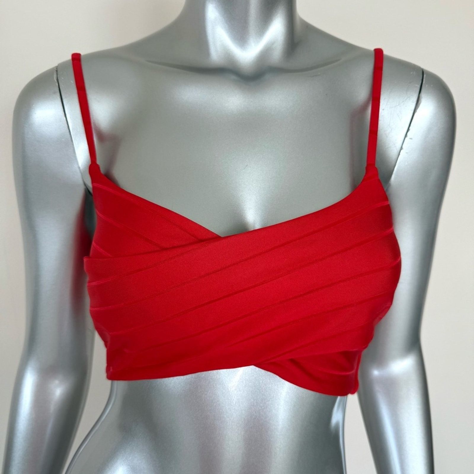 Other NEW!! Beach Bunny women swim top size M Retail 225$ Size M / US 6-8 / IT 42-44 - 1 Thumbnail