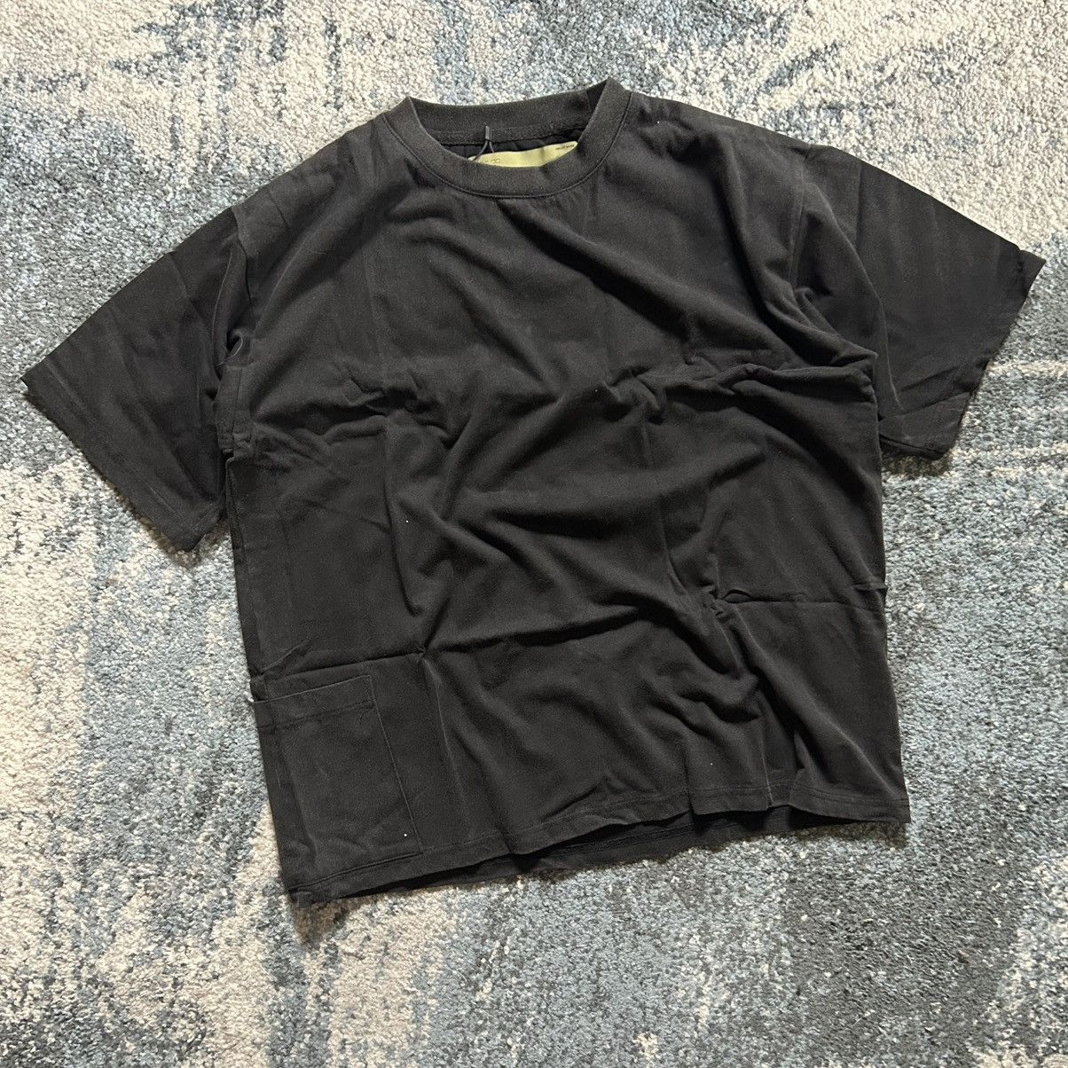 Other BOXY AMULETWARE POCKET TEE ViNTAGE WASHED BLACK ESSENTiALS Size US L / EU 52-54 / 3 - 4 Thumbnail