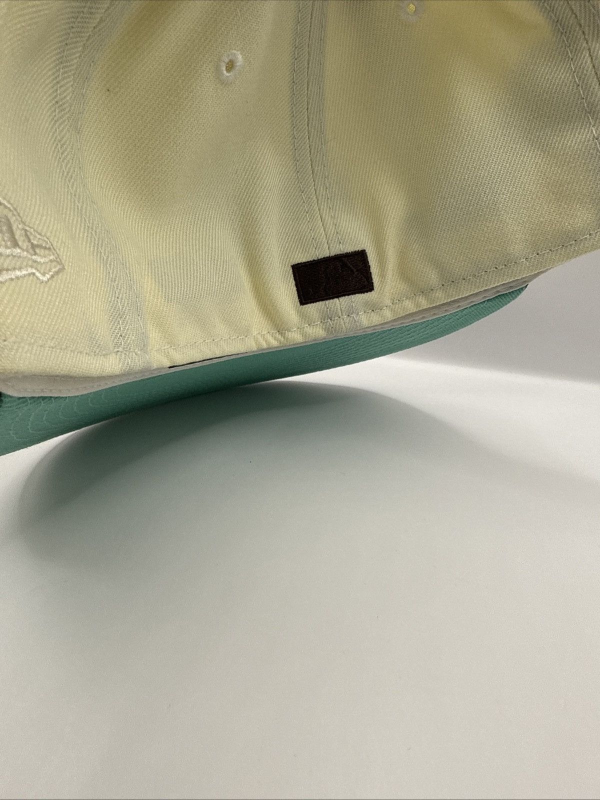 New era Neapolitan angels size 7 1/8