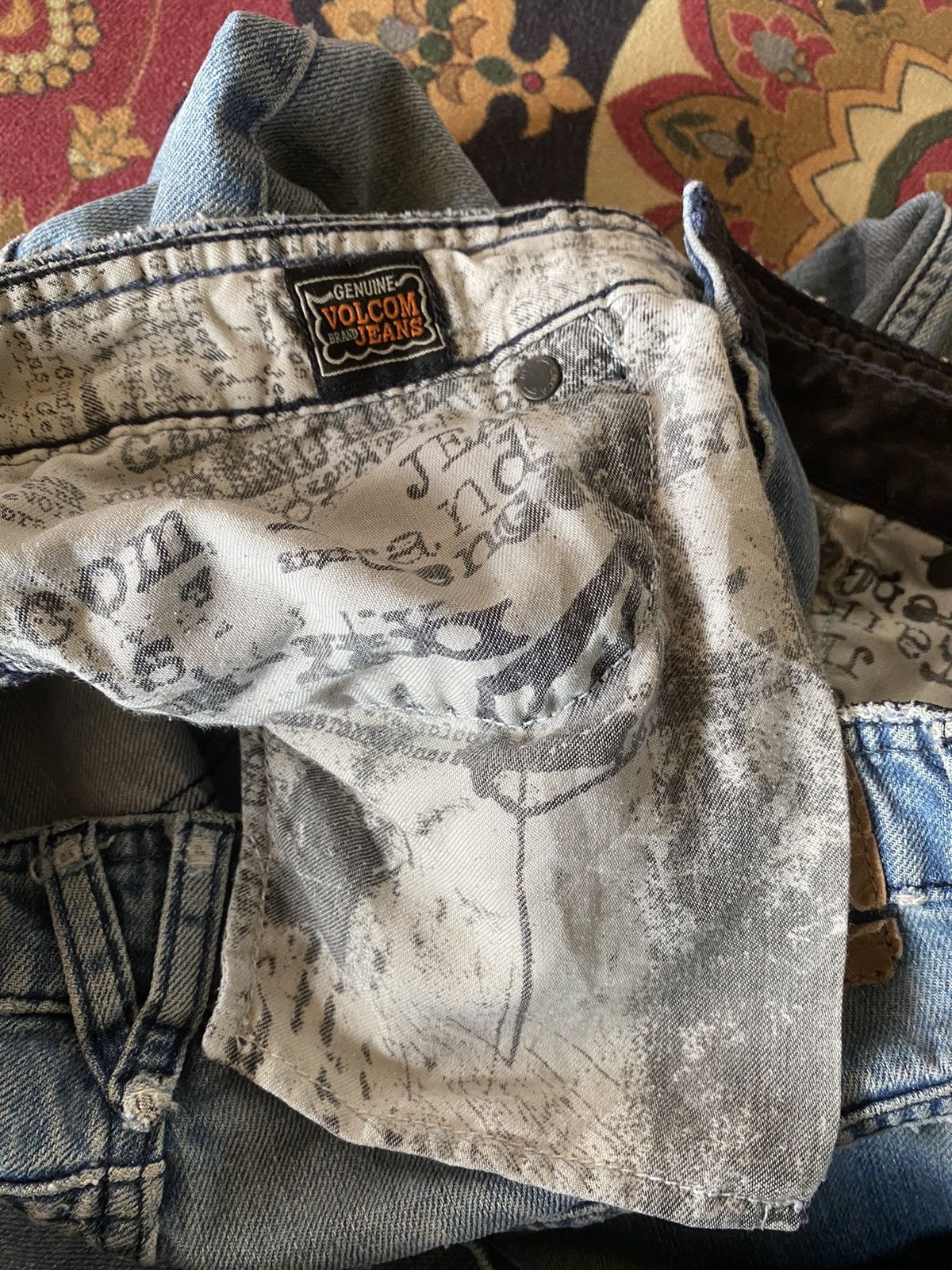 Vintage Vintage Volcom Genuine Distressed Jeans Size US 31 - 15 Thumbnail