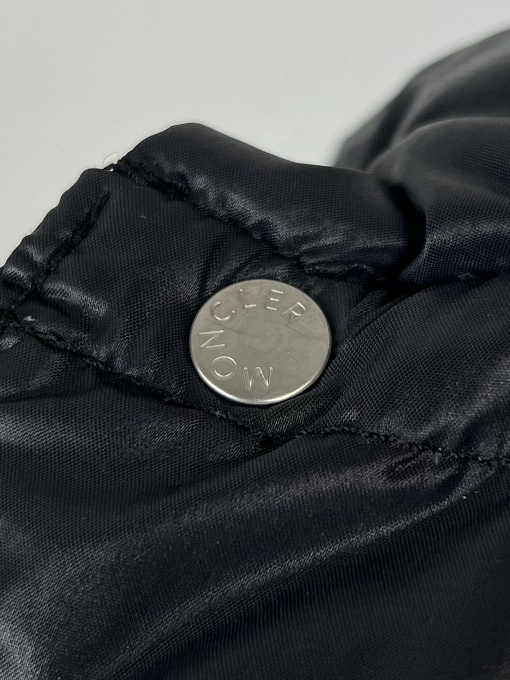 Moncler MONCLER Jacket Down Puffer Patch Logo Black Vintage Rare Men Size US S / EU 44-46 / 1 - 16 Thumbnail