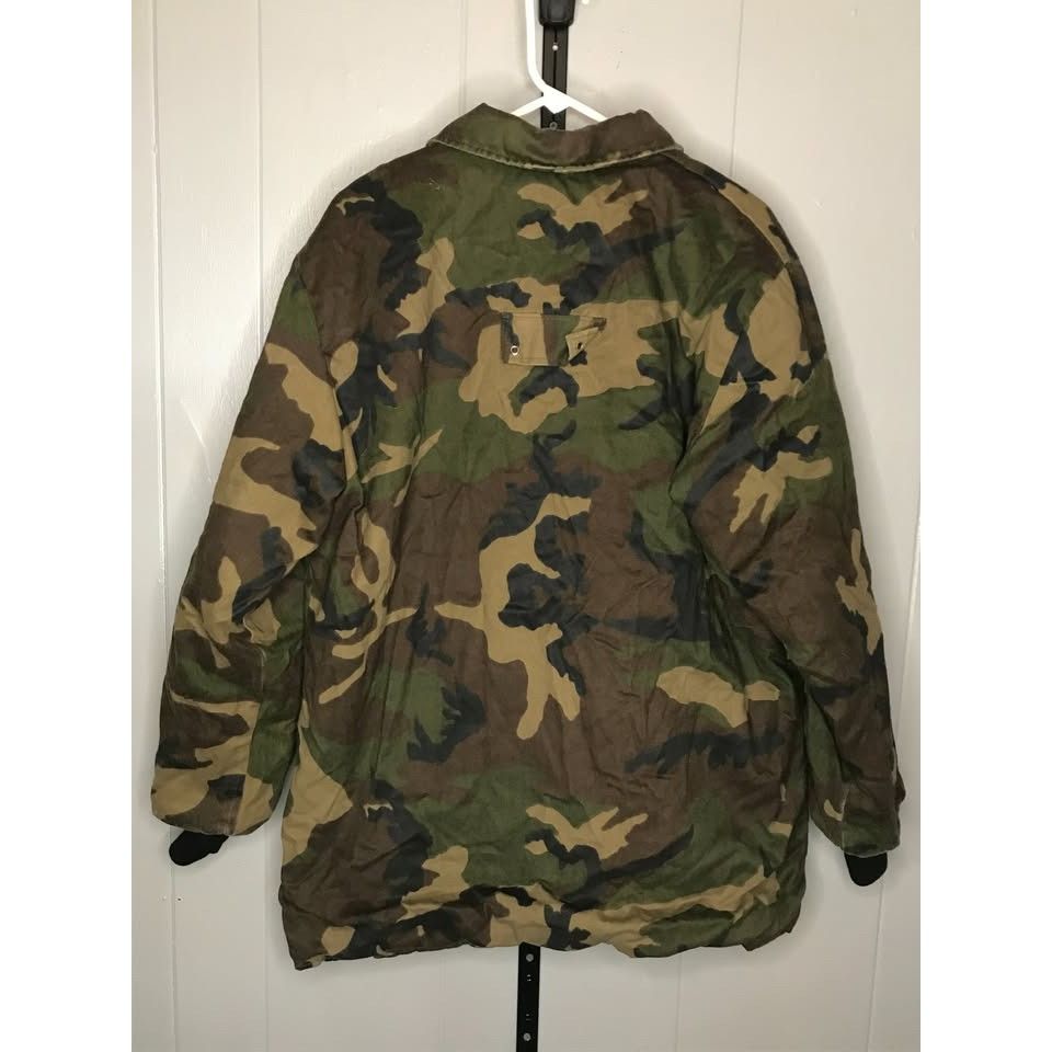 Vintage Vintage 80's Camo Quilted Down Jacket Made in USA sz LG Size US L / EU 52-54 / 3 - 2 Thumbnail