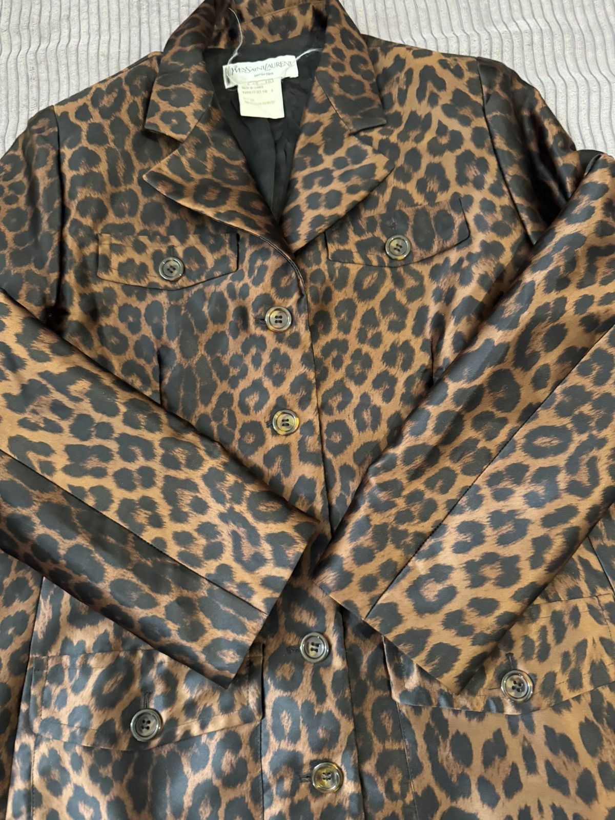 Yves Saint Laurent Vintage Yves Saint Laurent Variation Leopard Skin Jacket Size XL / US 12-14 / IT 48-50 - 9 Thumbnail