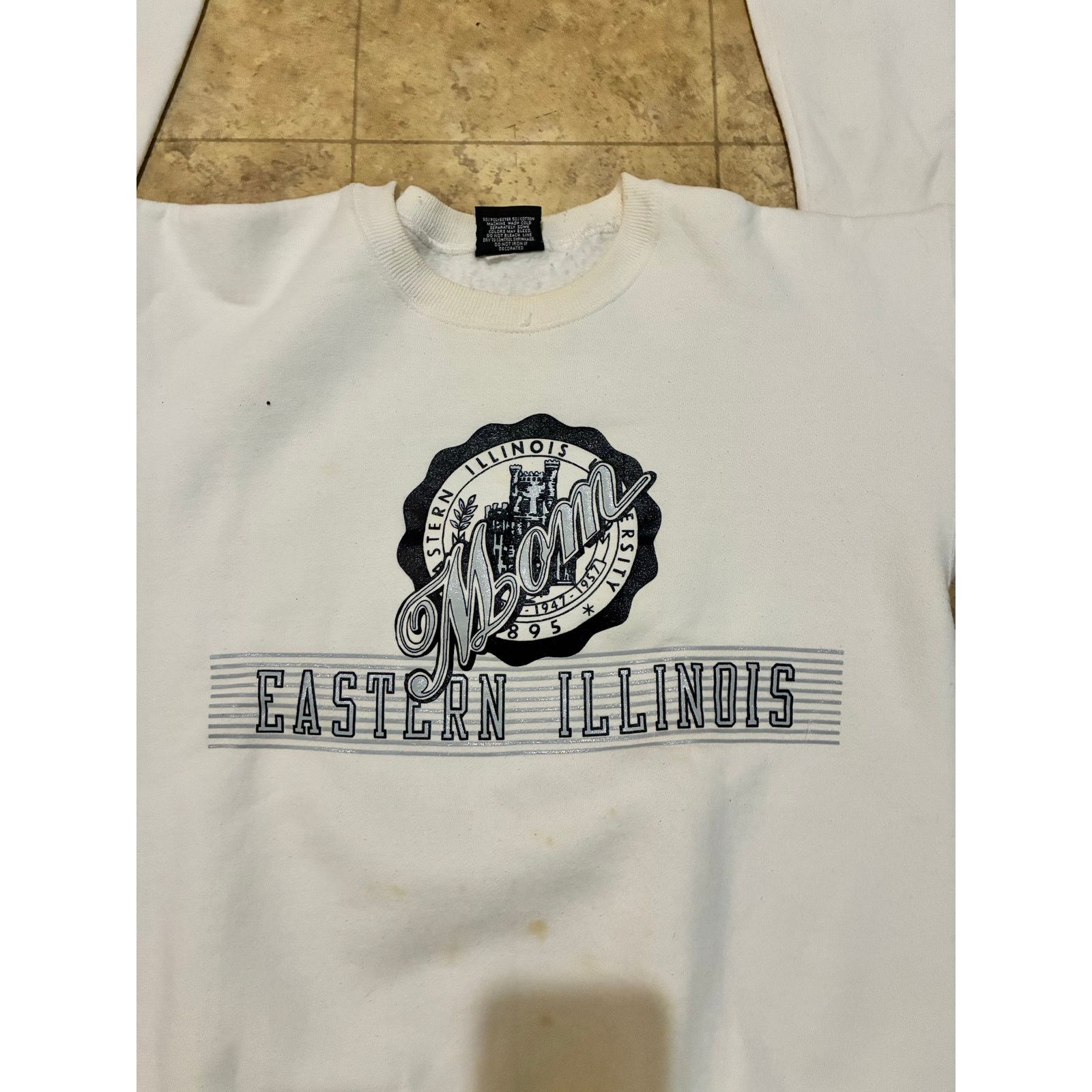 Jansport Vintage Eastern Illinois Mom White XL Jansport Sweatshirt Size US XL / EU 56 / 4 - 2 Thumbnail
