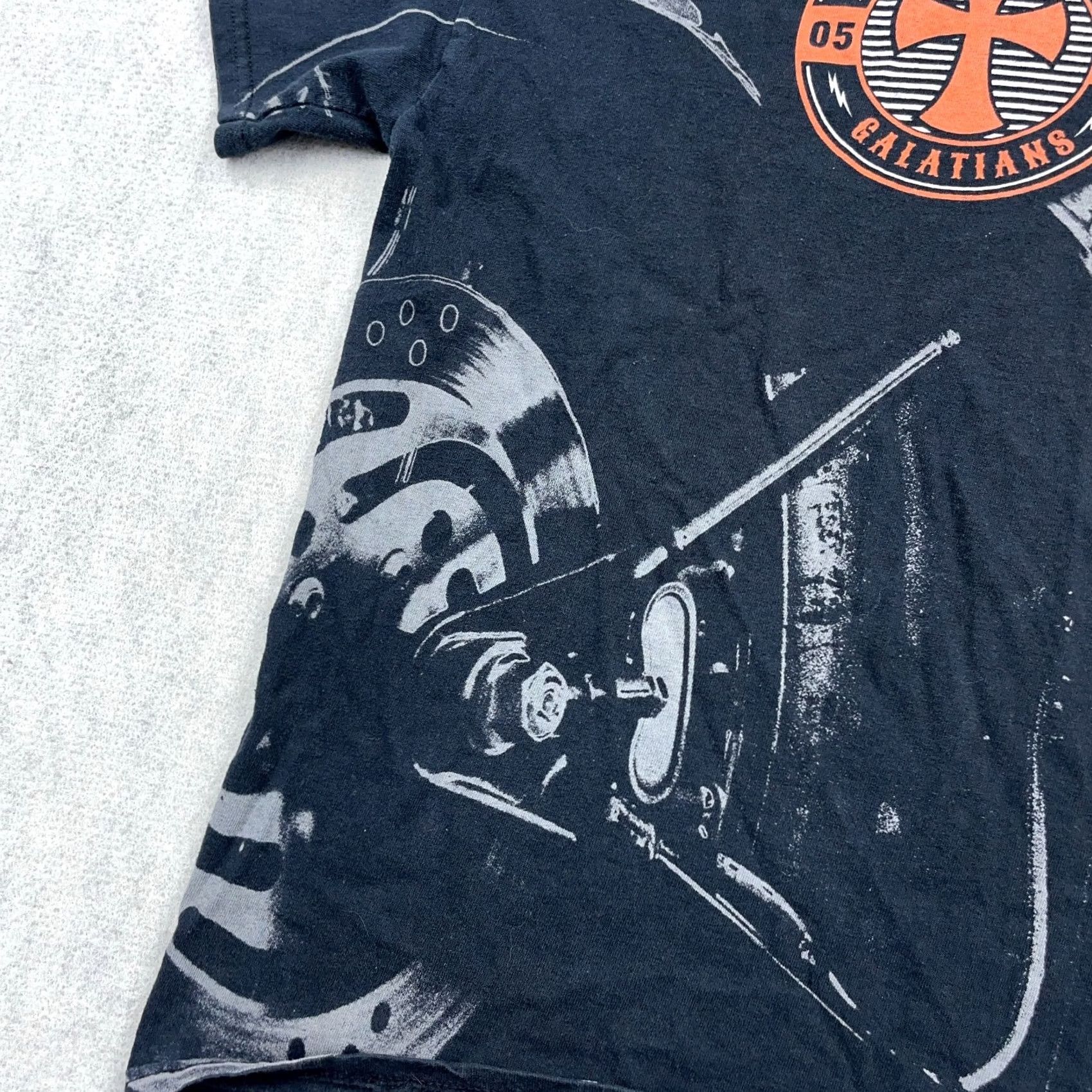 Gloverall VINTAGE Kerusso Jesus Biker Shirt Men M Black Tee All Over AOP Iron Cross Y2K Graphic Print Short Sleeve Crew Neck T-Shirt Size US M / EU 48-50 / 2 - 4 Thumbnail