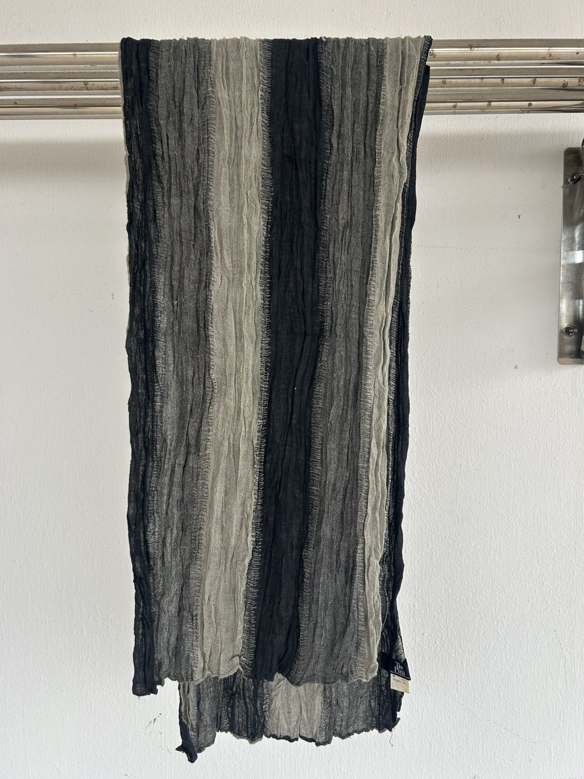 Japanese Brand Trepini Scarf Muffler Black White Size ONE SIZE - 1 Thumbnail