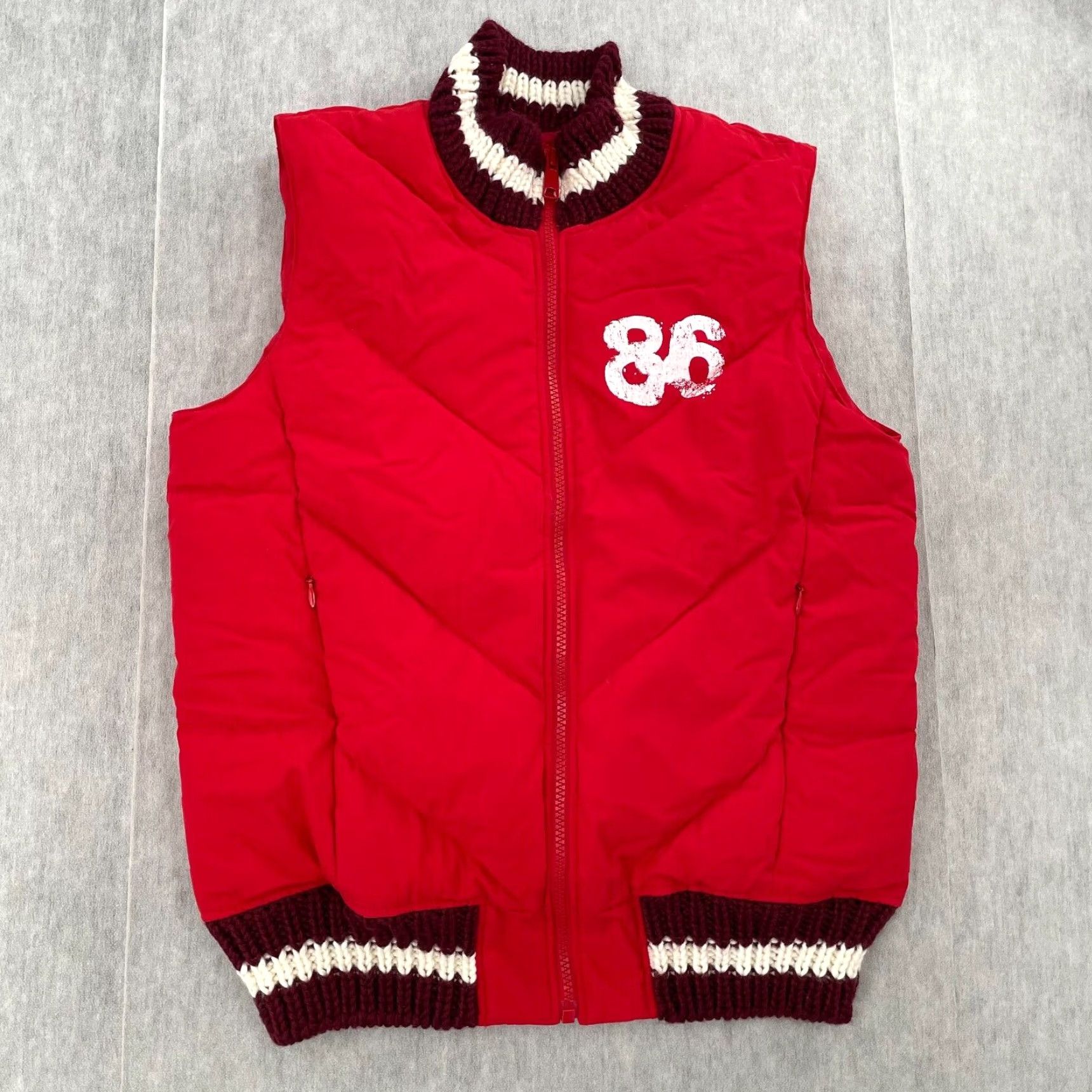 Victoria's Secret Victoria's Secret PINK Womens Vest XS/S Down Insulated Zip Puffer Love Red Casual Winter Size XS / US 0-2 / IT 36-38 - 2 Thumbnail