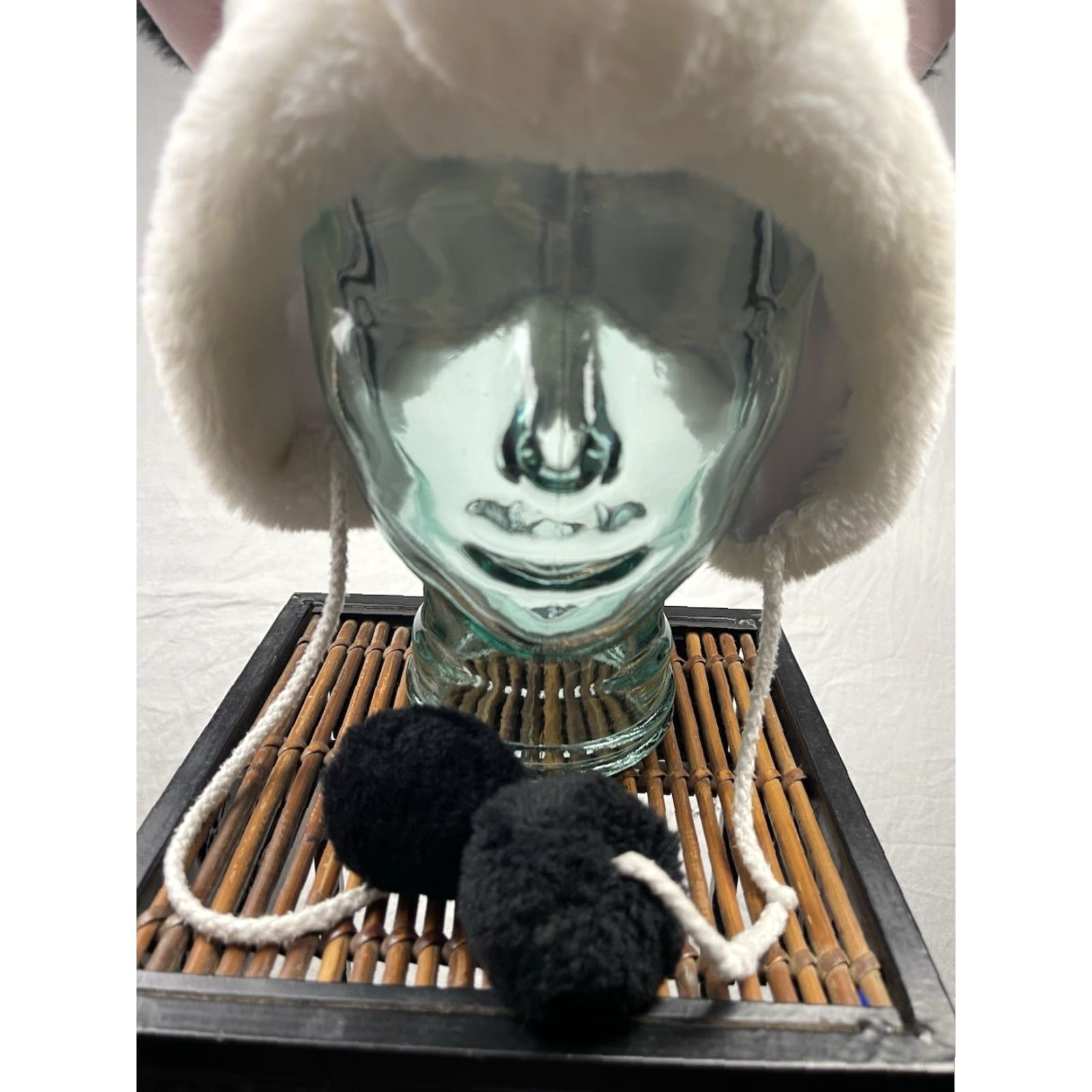 Disney Disney 101 Dalmatians Trapper Hat Mens White Fur Pom Balls Tokyo Resort 58 cm Size ONE SIZE - 2 Thumbnail