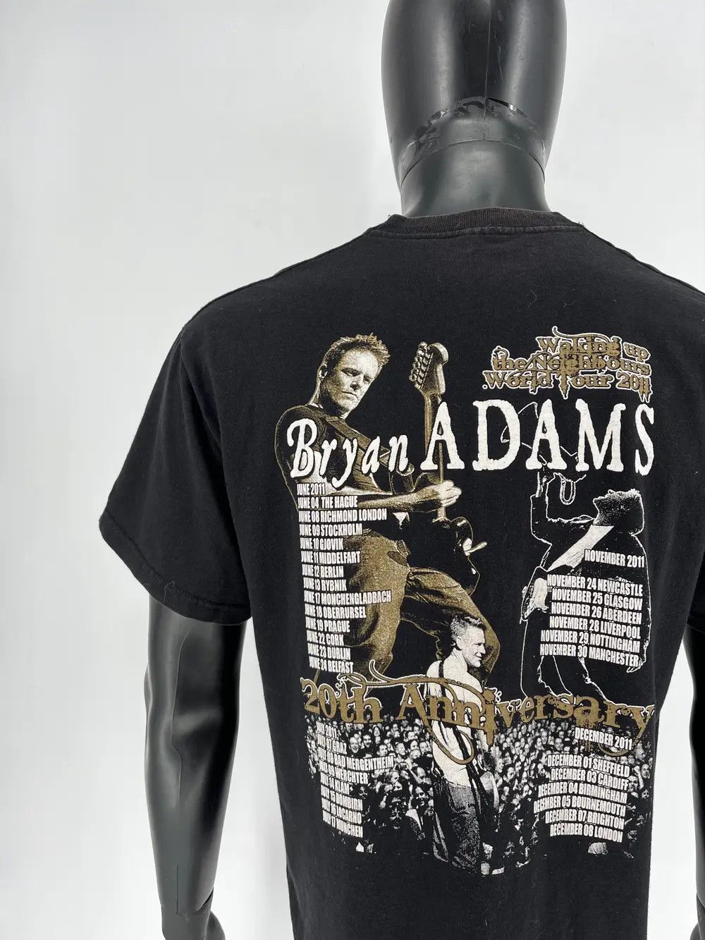 Band Tees Bryan Adams World Tour 2011 Vintage Rock Band Tour Tee Size US L / EU 52-54 / 3 - 10 Thumbnail