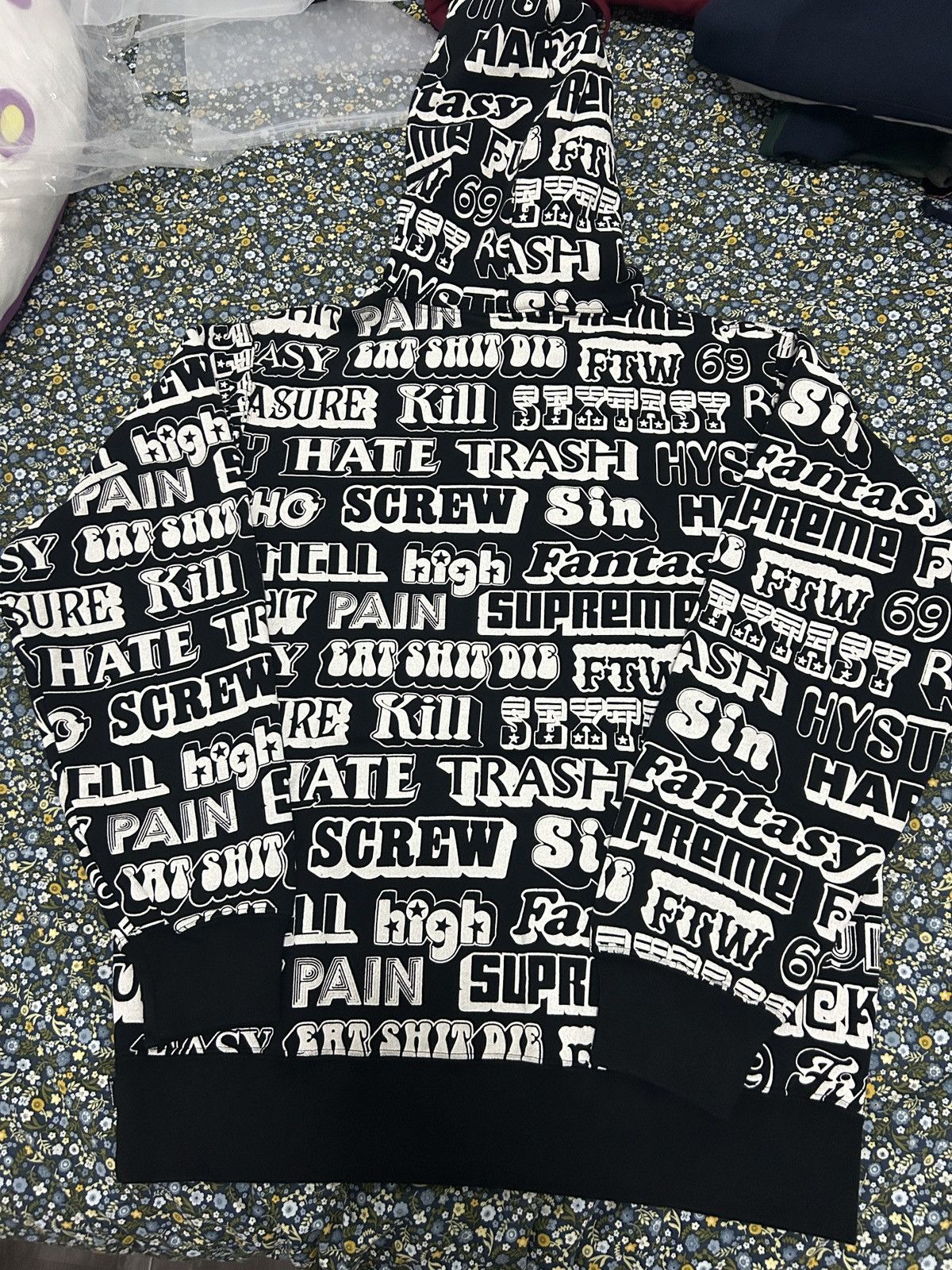 Hysteric Glamour × Supreme 2017 Supreme x hysteric glamour text hoodie sweatshirt Size US L / EU 52-54 / 3 - 5 Thumbnail