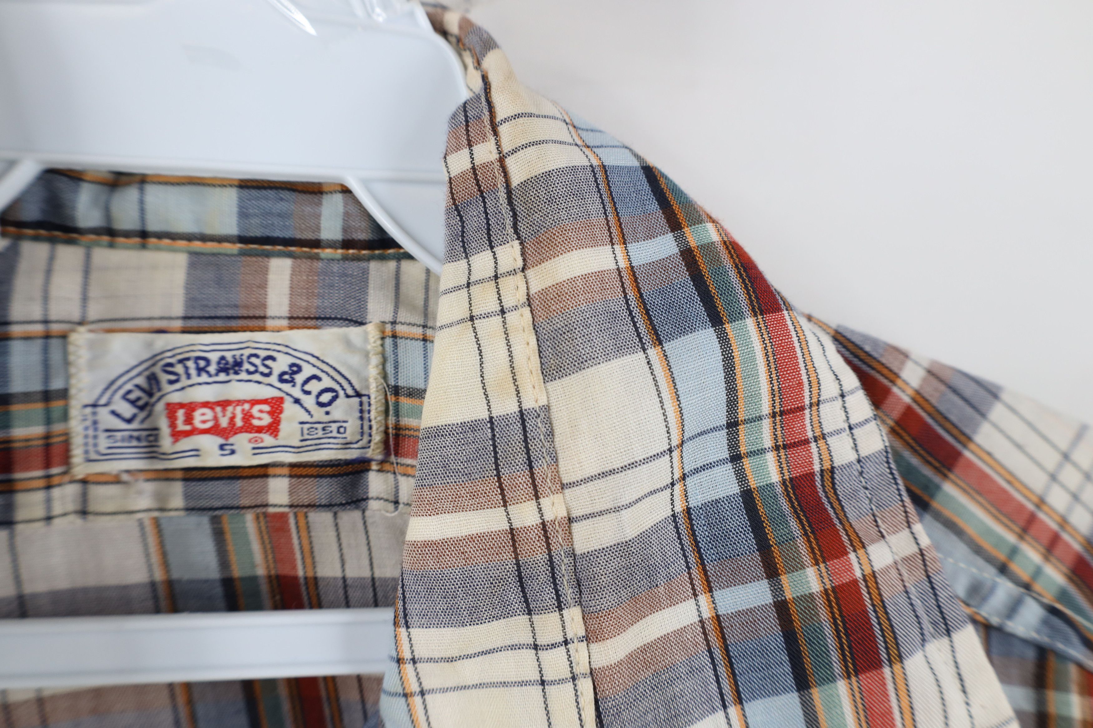 Levi's Vintage 70s Levis Rainbow Plaid Collared Button Shirt USA Size US S / EU 44-46 / 1 - 9 Thumbnail