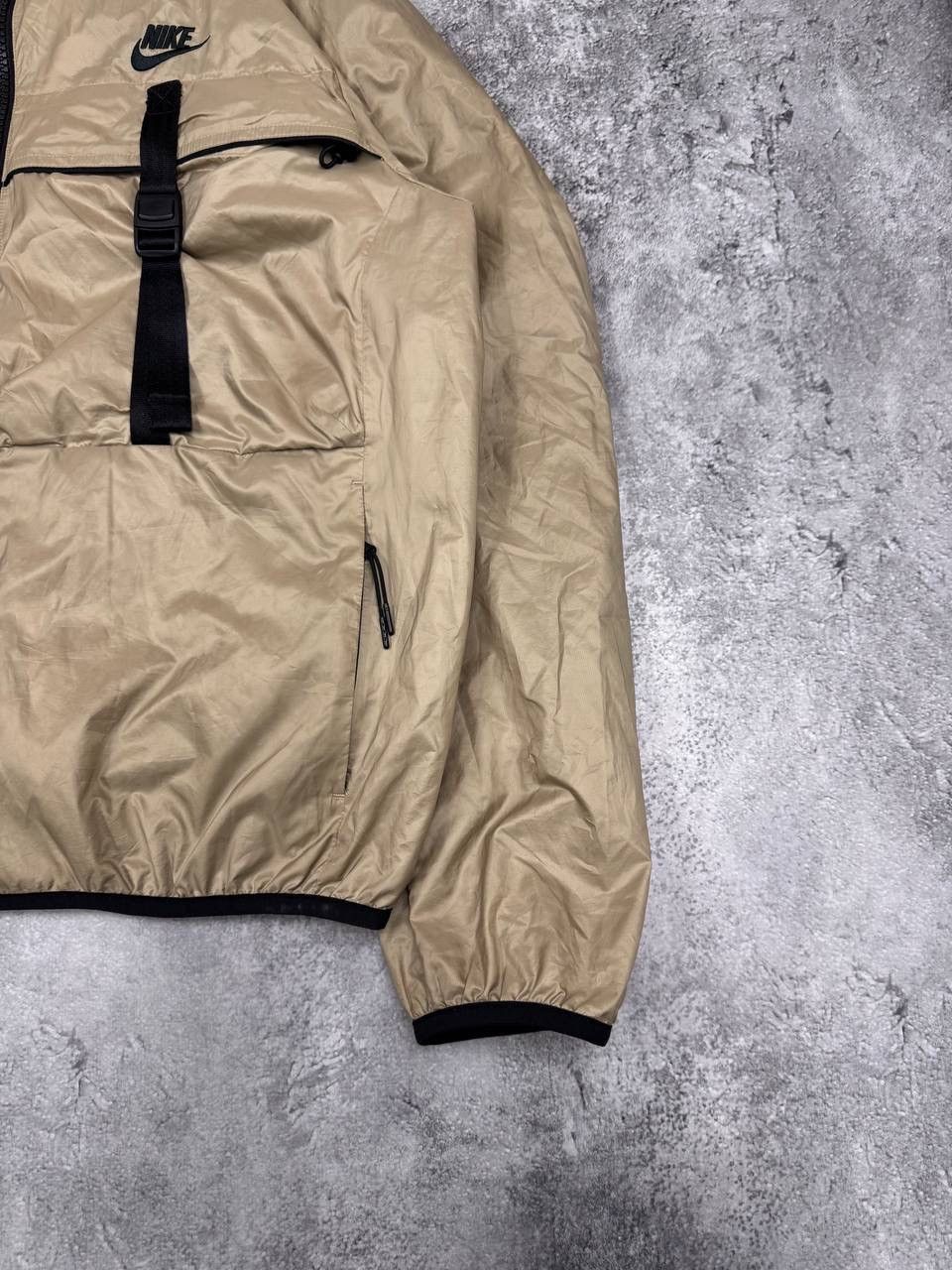 Nike Nike Men Lightweight Windbreaker Jacket Beige Size M Size US M / EU 48-50 / 2 - 2 Thumbnail
