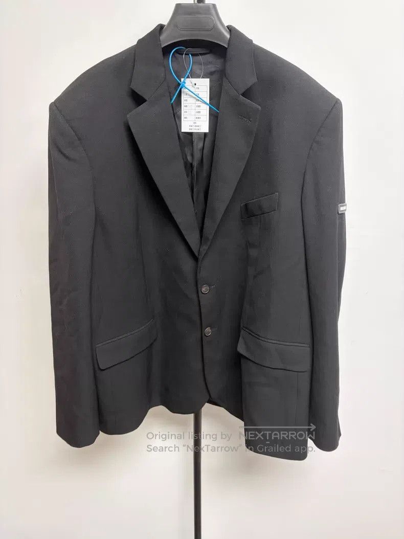 Balenciaga Balenciaga Logo Printed Lapel Drop Shoulder Loose Single B Size US S / EU 44-46 / 1 - 1 Thumbnail