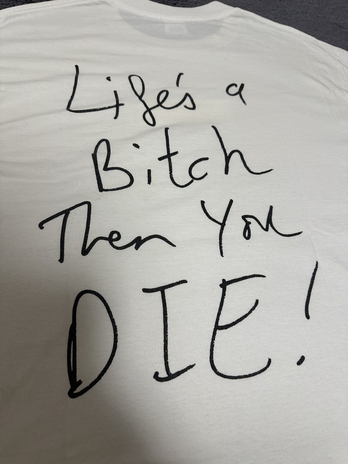 Damien Hirst × Supreme Damien Hirst Box Logo - Life's a Bitch Then you Die! Size US L / EU 52-54 / 3 - 5 Thumbnail