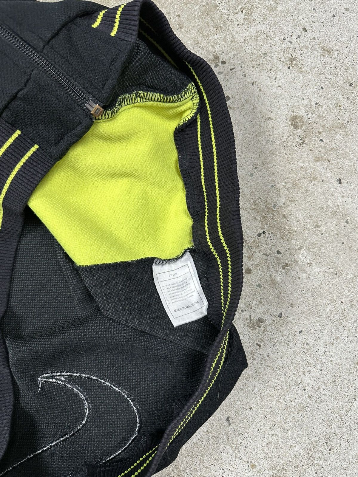 Nike Vintage 90s Nike Black Neon Track Jacket Multi Swoosh Logo Size US XL / EU 56 / 4 - 4 Thumbnail