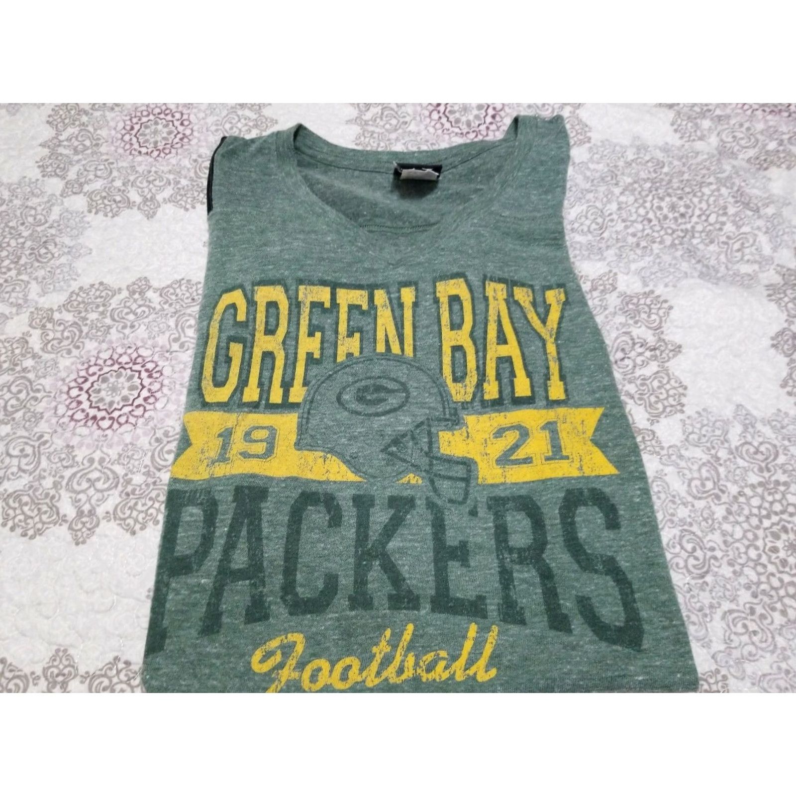 NFL VINTAGE Green Bay Packers 1921 Team NFL T-Shirt V-Neck Short Sleeve Womens M Green NFL Team Apparel Shirt Women's M Green Bay Packers 1921 Tshirt Size M / US 6-8 / IT 42-44 - 2 Thumbnail