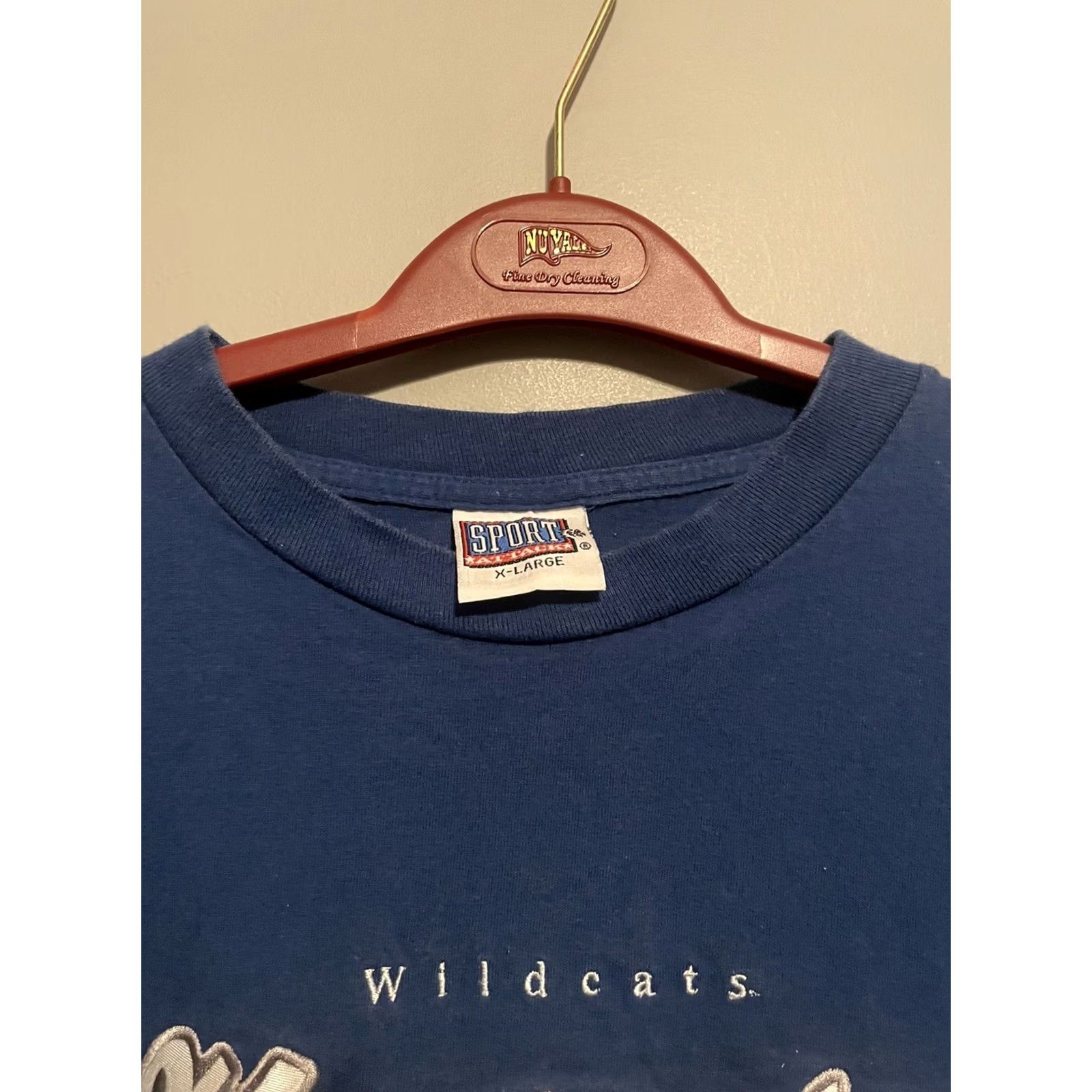 NCAA VINTAGE 90s Sport Attack NCAA Kentucky Wildcats Embroidered T Shirt XL Blue Mens Short Sleeve Size US XL / EU 56 / 4 - 3 Thumbnail