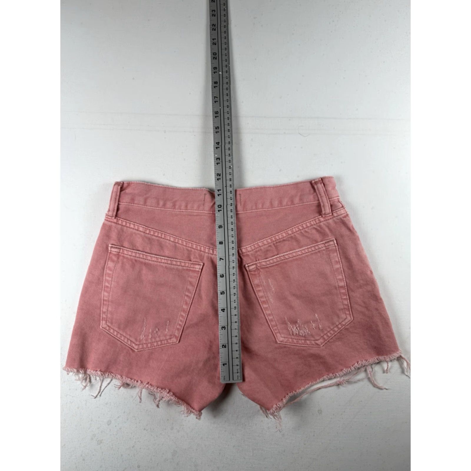 Free People Free People We the Free Sofia Distressed Cutoff Button Fly Shorts Size 26 Women Pink 1830 Boyfriend Distressed? Never worn Size 26" / US 2 / IT 38 - 3 Thumbnail