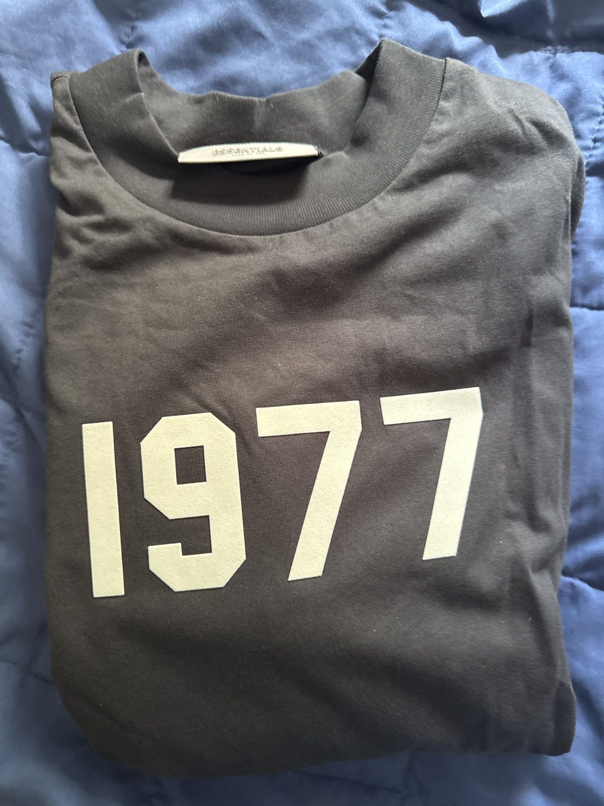 Fear of God Fear of God Essentials 1977 T Shirt ✨ Size US M / EU 48-50 / 2 - 2 Thumbnail