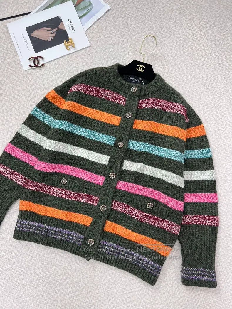 Chanel Chanel Gemstone buckle colourful striped sweater coat Size XS / US 0-2 / IT 36-38 - 2 Thumbnail