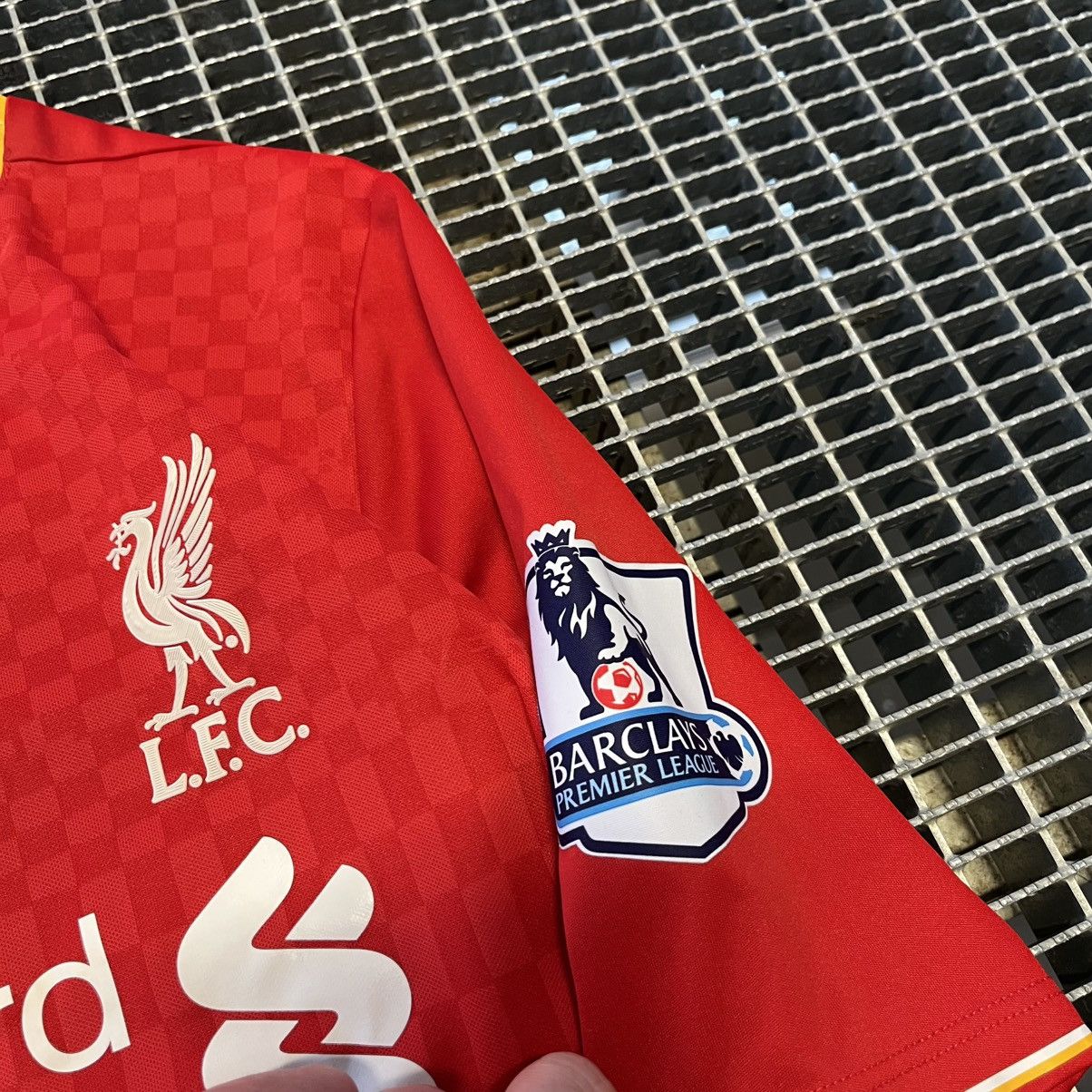 New Balance New Balance Liverpool Soccer Jersey Tee T-shirt Blokecore Y2K Size US S / EU 44-46 / 1 - 8 Thumbnail