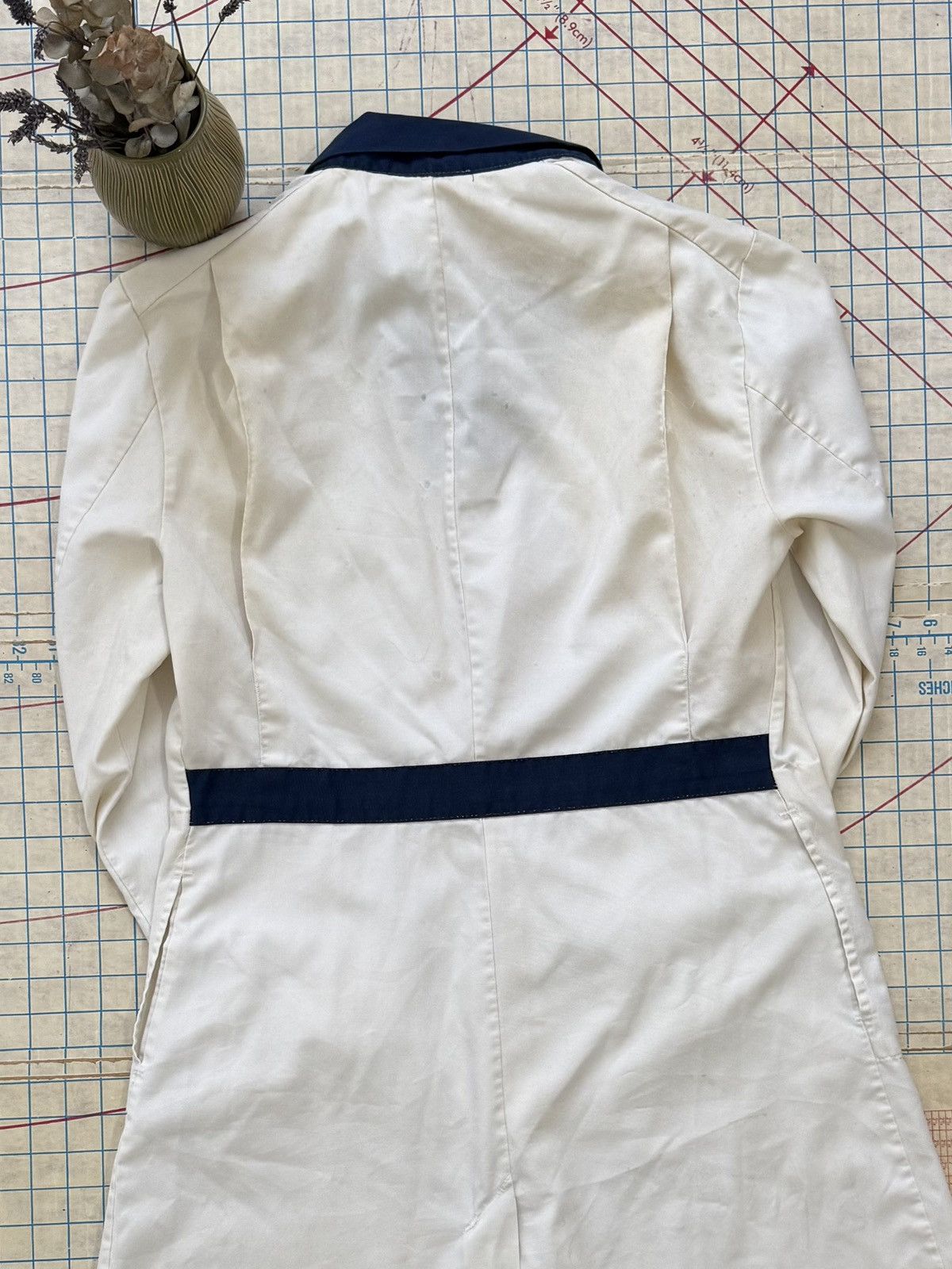 Other × Vintage Vintage Lab Coat White With Navy Trim Fits Medium Size US M / EU 48-50 / 2 - 11 Thumbnail