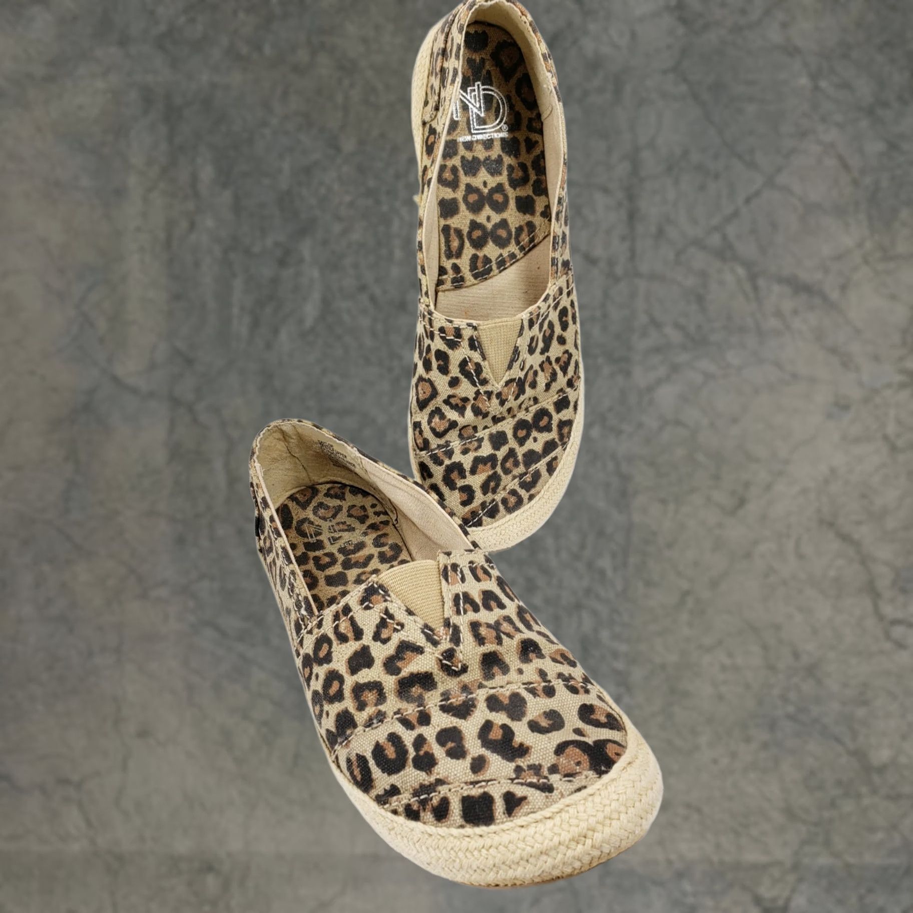 Vintage New Direction Taylor Espidrille Flats Women's 8.5M Jaguar Pattern Casual Comfort Slip-on Canvas Leather? No, Canvas Upper Jaguar Print Flats Size US 9 / IT 39 - 1 Thumbnail