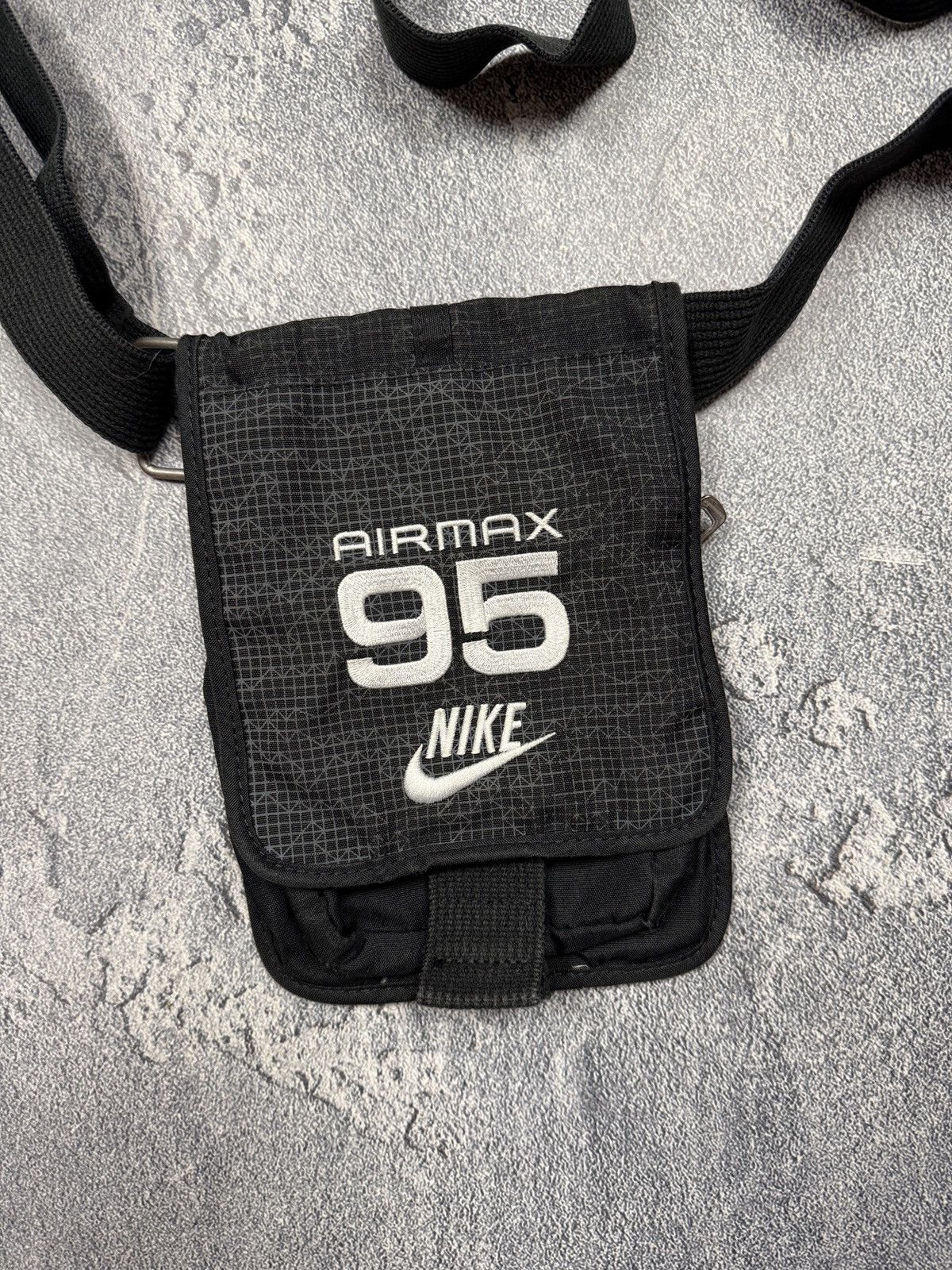 Nike Vintage Nike Air Max 95 Y2K shoulder bag Size ONE SIZE - 3 Thumbnail