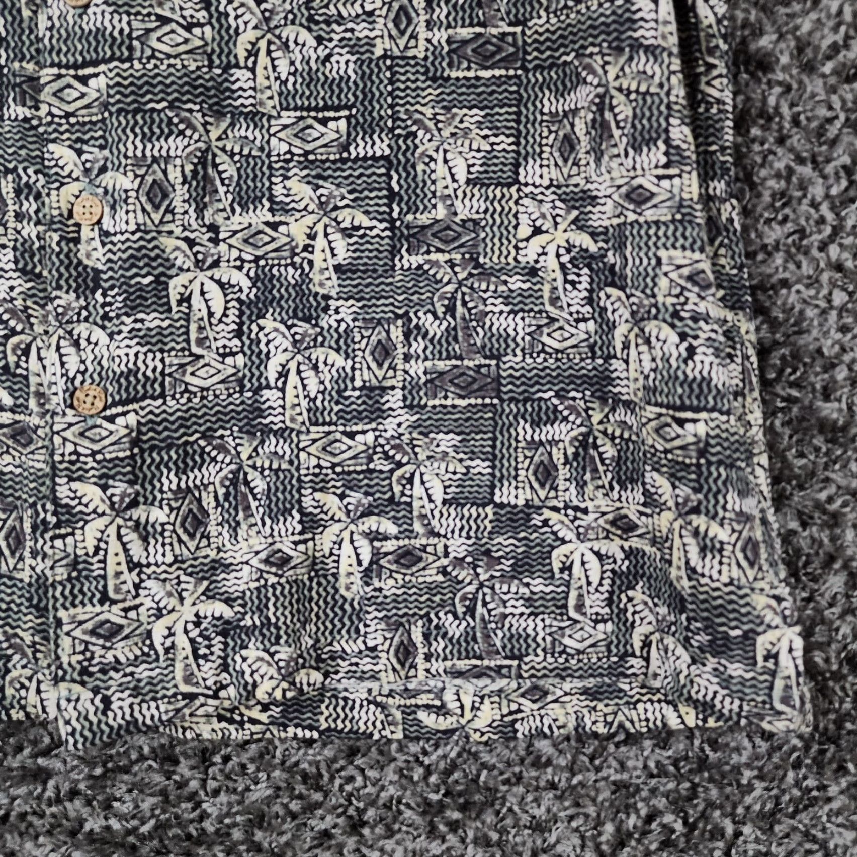 Vintage VINTAGE Batik Bay Hawaiian Button-Up Shirt Mens Size L Short Sleeve Beige Palm Tree Size US 33 - 2 Thumbnail