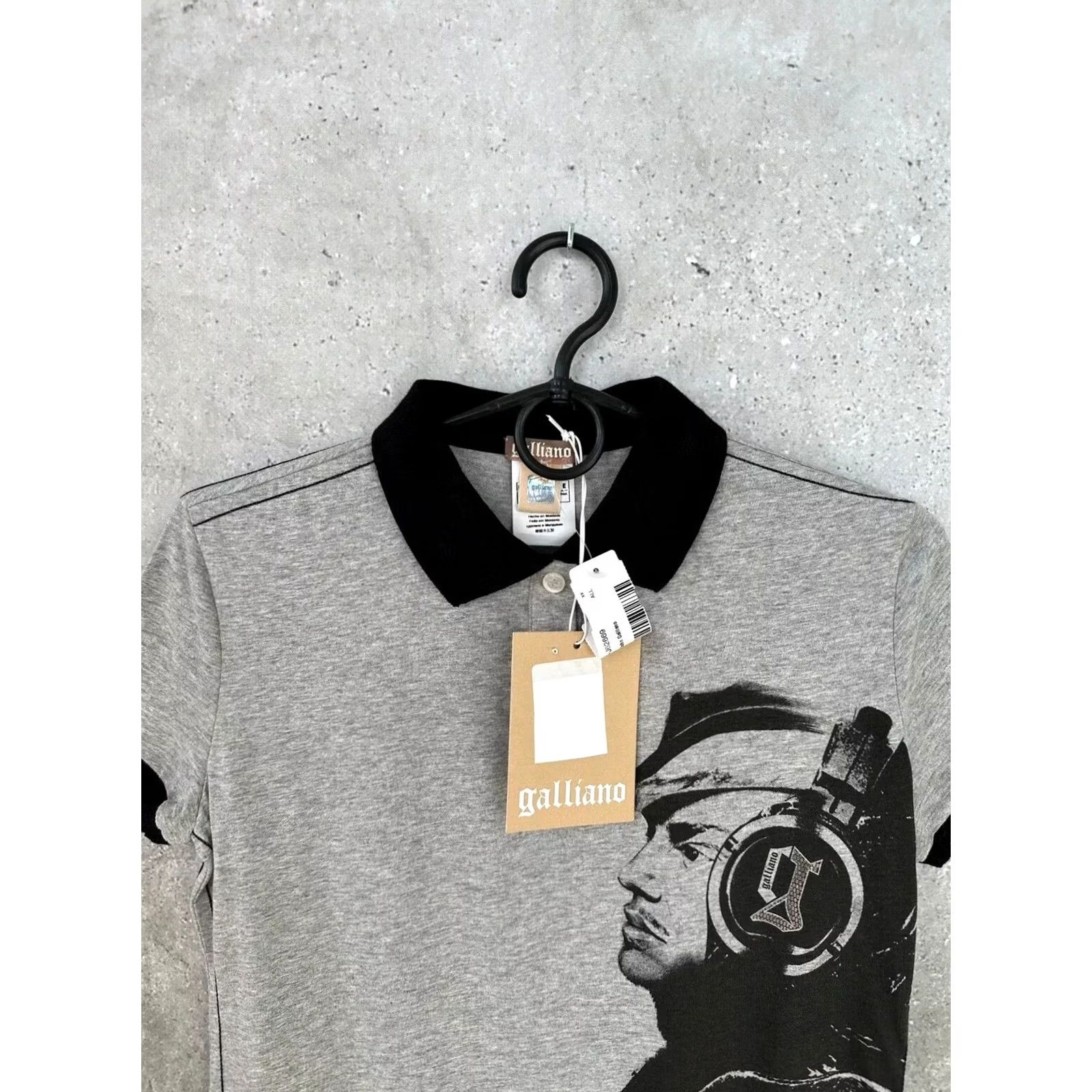 John Galliano JOHN GALLIANO Y2K NEWSPAPER GAZETTE GRAY POLO SHIRT KENDALL JENNER SIZE S WOMEN Size S / US 4 / IT 40 - 3 Thumbnail