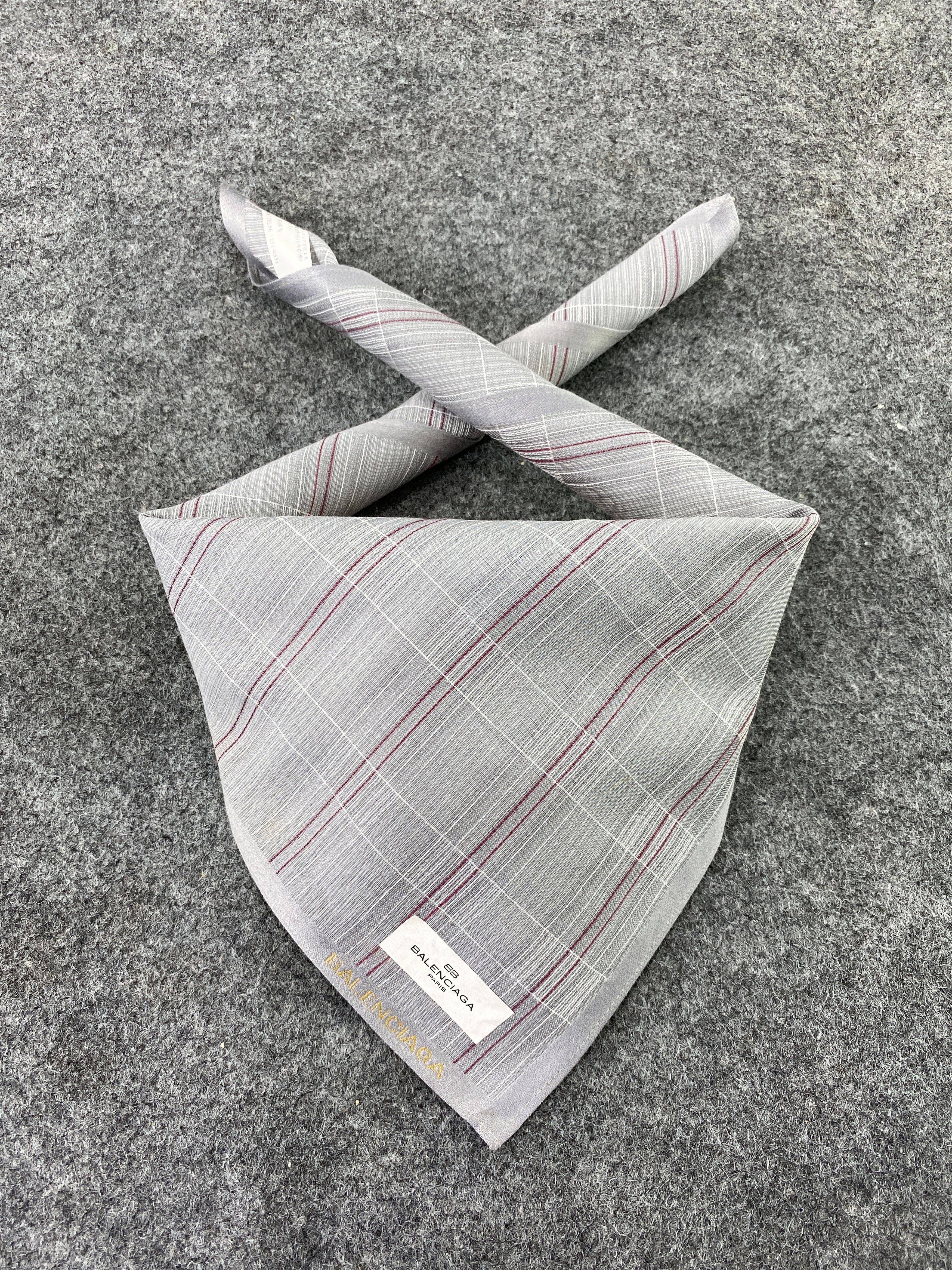 Vintage Balenciaga Handkerchief / Bandana / Neckerchief -B201 Size ONE SIZE - 2 Thumbnail