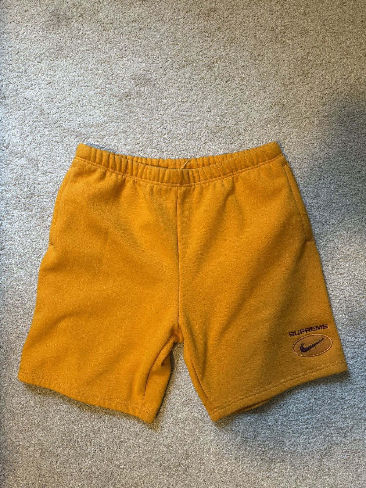 パンツ Supreme / Nike Jewel Sweatshort Supreme Nike Jewel Sweatshort (FW20) - $110