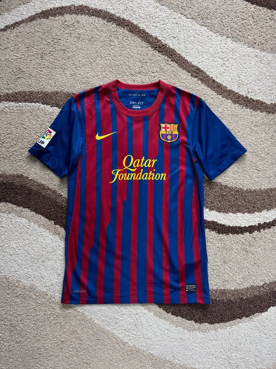 Nike FC Barcelona 2011/12 Home Jersey #10 – Nike Dri-Fit Size US S / EU 44-46 / 1 - 5 Thumbnail