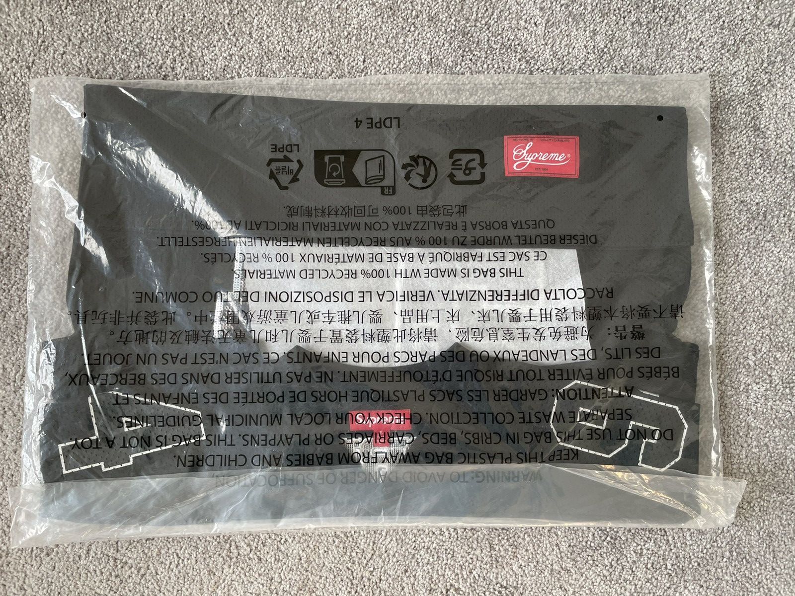 Supreme Supreme Sequin Football Jersey Black Size Small Size US S / EU 44-46 / 1 - 1 Thumbnail