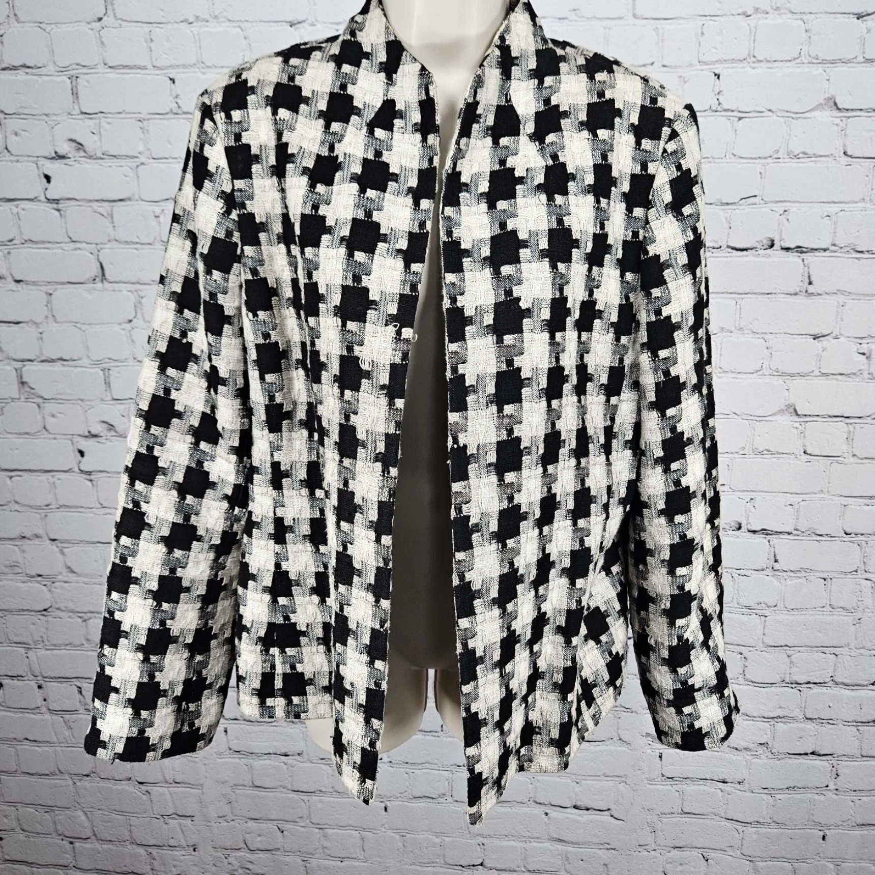 Austin Reed Vintage Austin Reed Black Ivory Linen Blend Check Jacket 14 User: Vintage Austin Reed Black Ivory Linen Blend Check Jacket 14 Size XL / US 12-14 / IT 48-50 - 2 Thumbnail