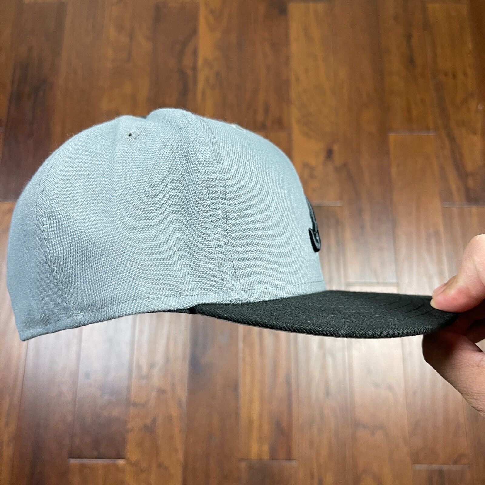 New Era Atlanta Braves New Era Gray Black Fitted Hat Cap Size 7 1/4 Size ONE SIZE - 5 Thumbnail