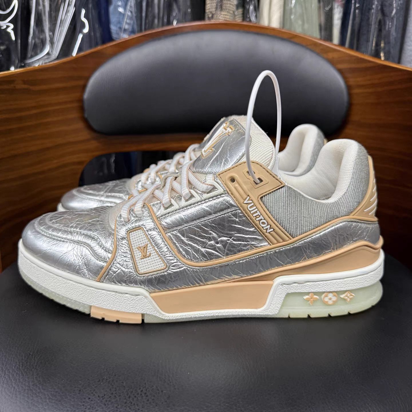 Louis Vuitton LV Trainer Embossed Silver Sneakers K15 Size US 8 / EU 41 - 6 Thumbnail